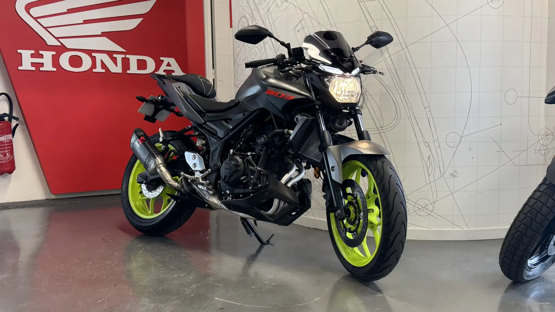Yamaha MT-03 Noir - 1