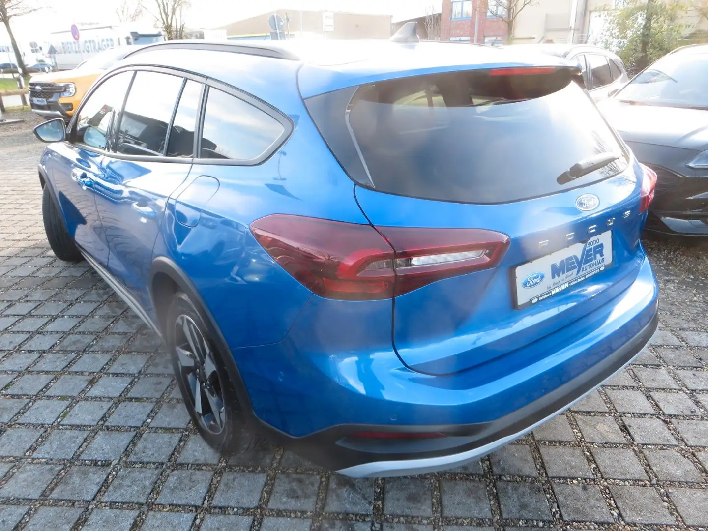Ford Focus Turnier Active X , Automatik Blau - 2