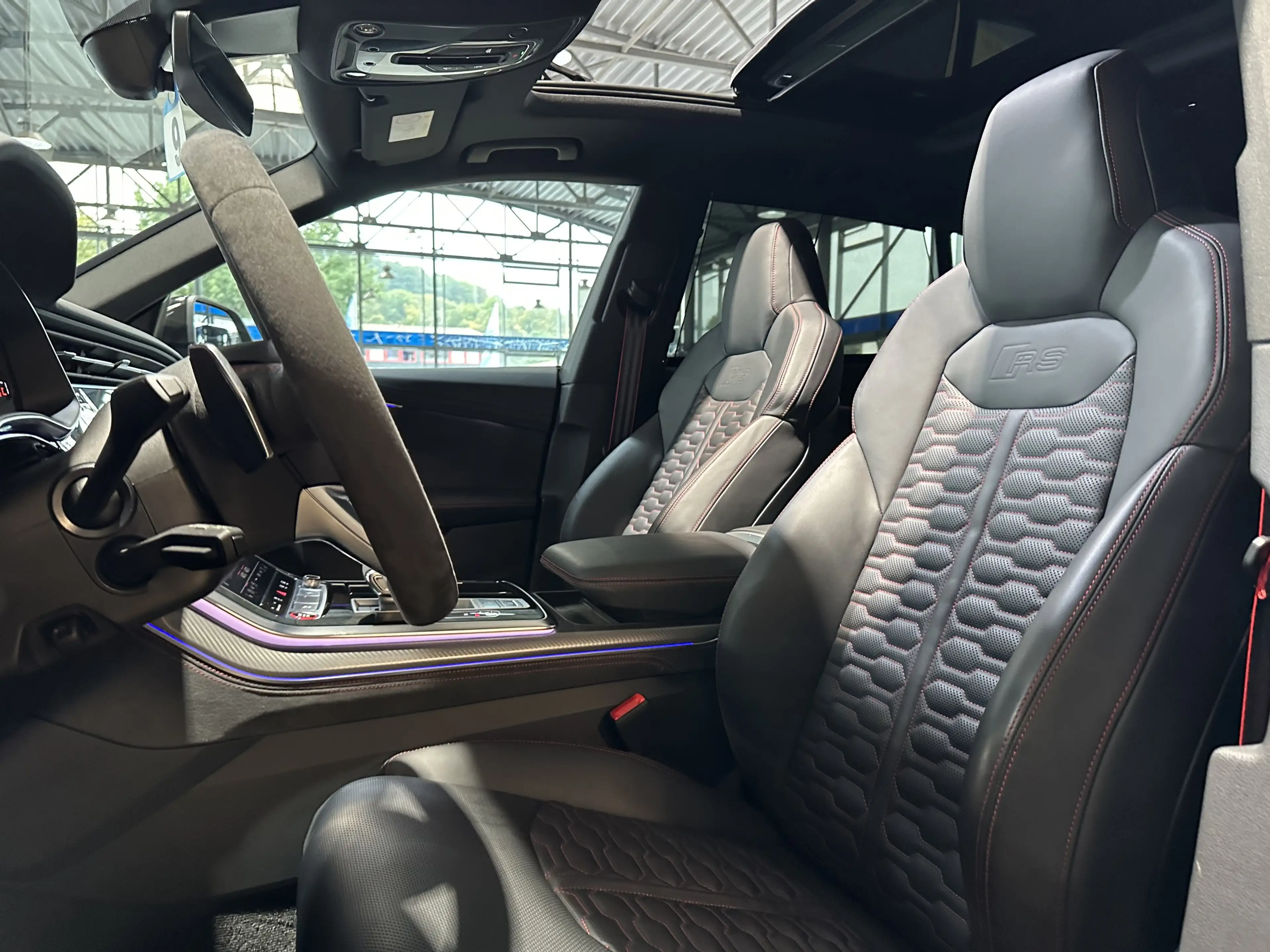 Audi RS Q8 Quattro Pano Leder Bang & Olufsen Memory — photo 11