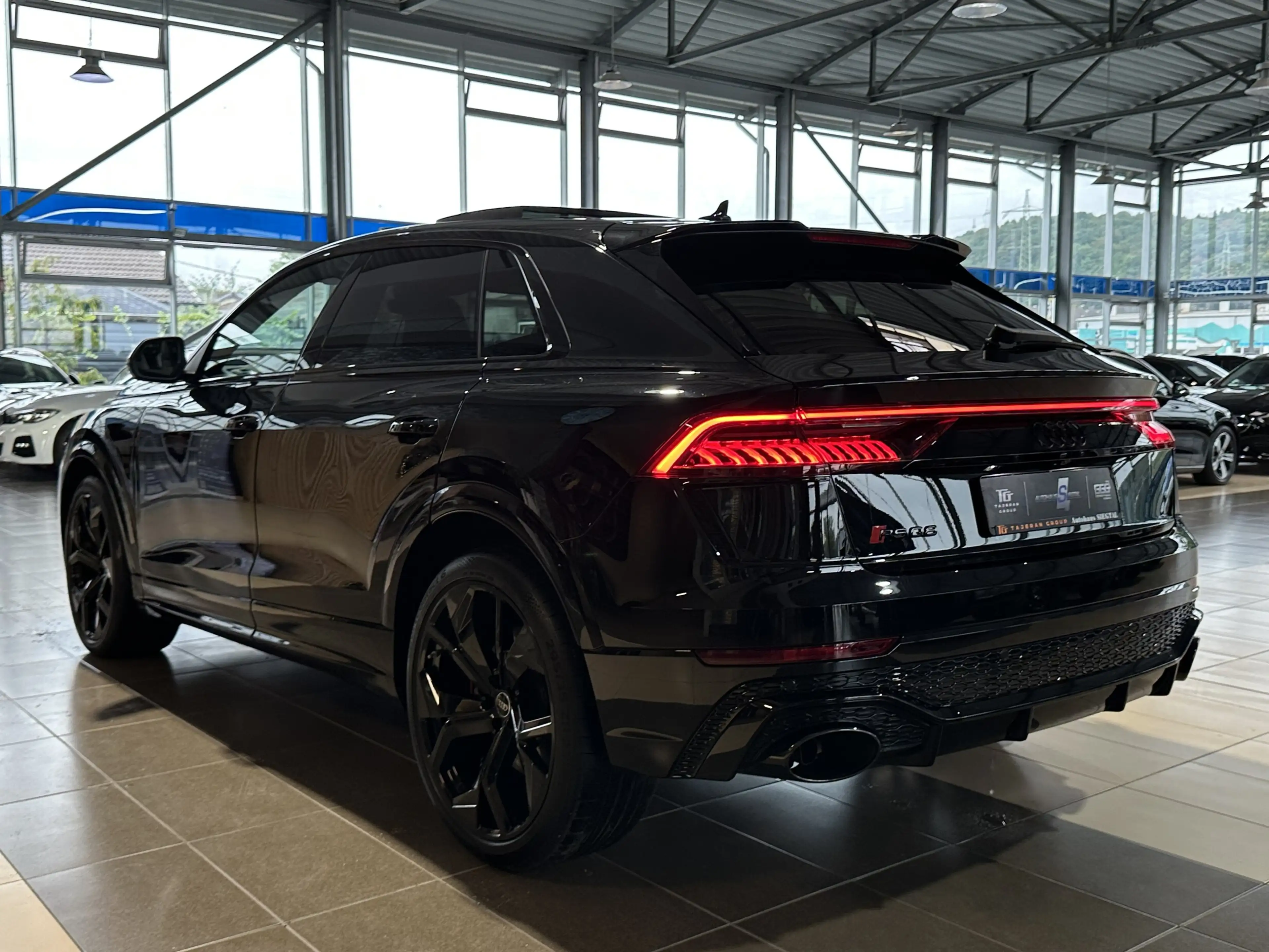 Audi RS Q8 Quattro Pano Leder Bang & Olufsen Memory — photo 4