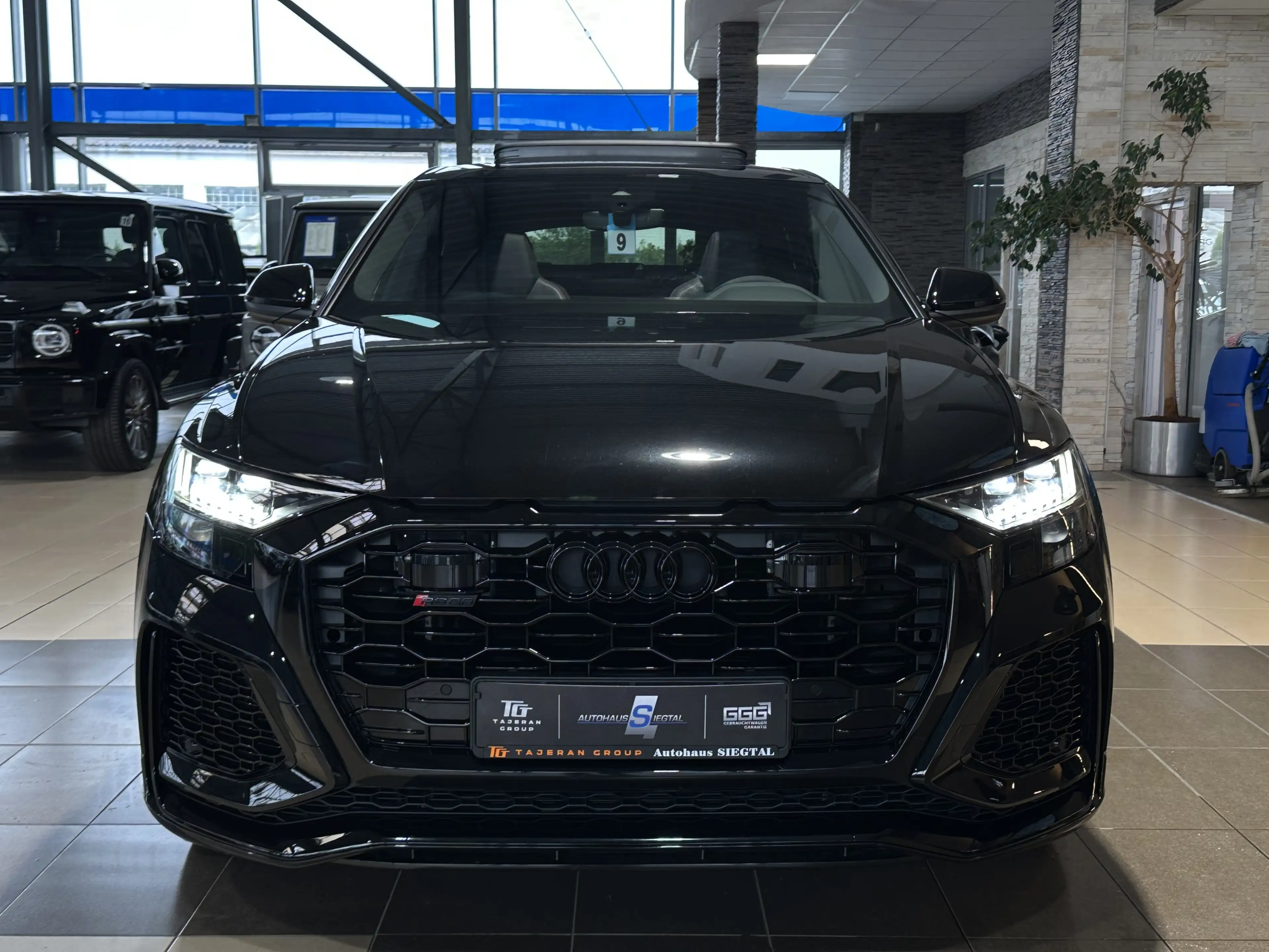 Audi RS Q8 Quattro Pano Leder Bang & Olufsen Memory — photo 2