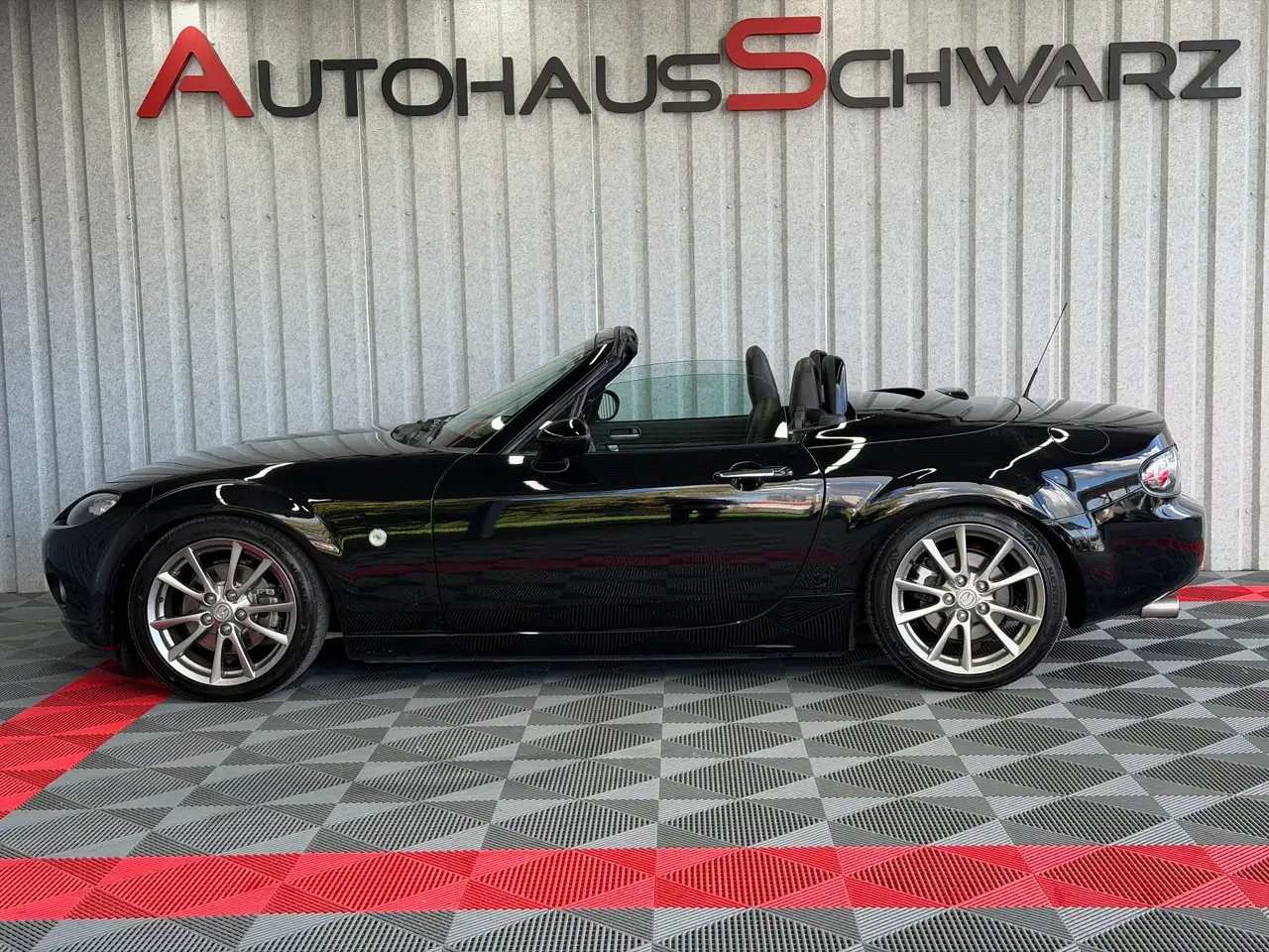 MAZDA MX-5 ROADSTER COUPÉ 2.0 160ch NISEKO - TOIT RIGIDE ÉLECTRIQUE - CUIR - SIÈGES CHAUFFANTS - CLIMATISATION AUTOMATIQUE
