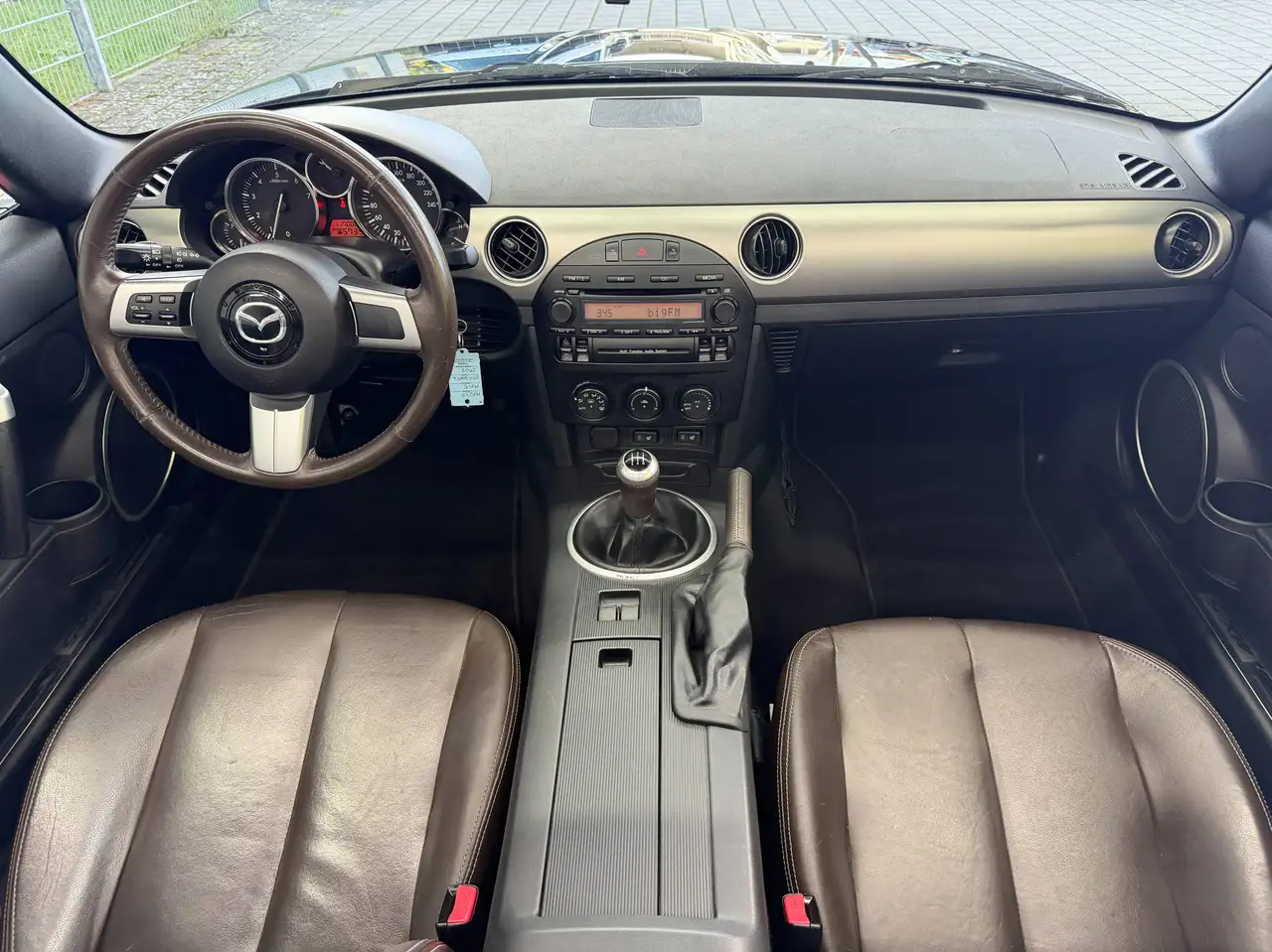MAZDA MX-5 ROADSTER COUPÉ 2.0 160ch NISEKO - TOIT RIGIDE ÉLECTRIQUE - CUIR - SIÈGES CHAUFFANTS - CLIMATISATION AUTOMATIQUE