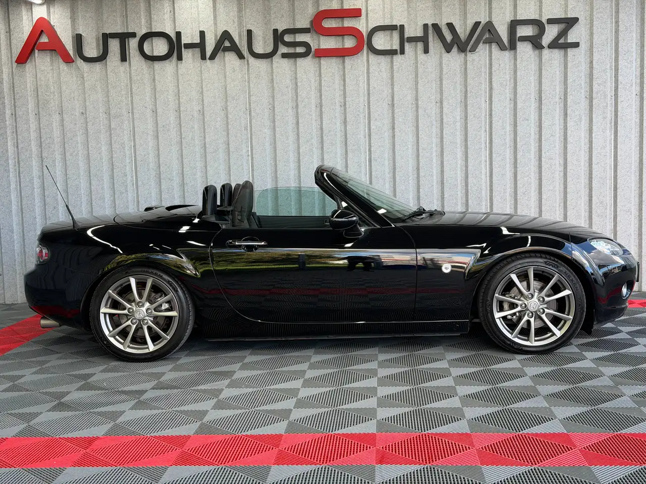 MAZDA MX-5 ROADSTER COUPÉ 2.0 160ch NISEKO - TOIT RIGIDE ÉLECTRIQUE - CUIR - SIÈGES CHAUFFANTS - CLIMATISATION AUTOMATIQUE