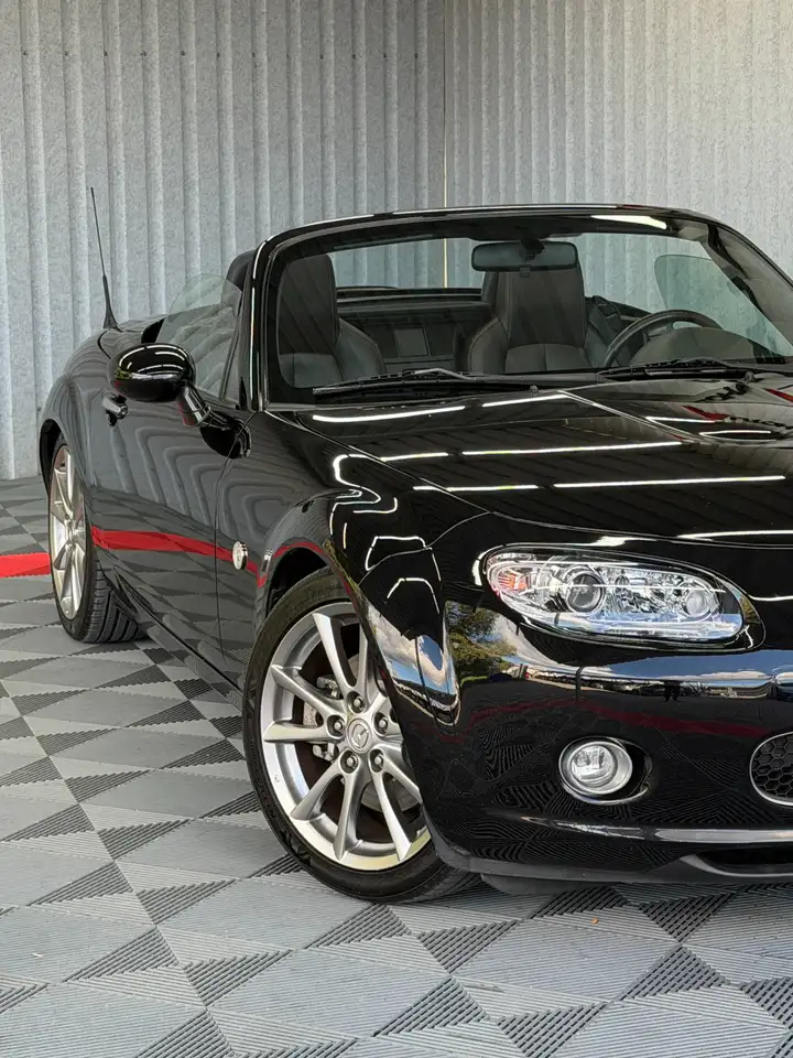 MAZDA MX-5 ROADSTER COUPÉ 2.0 160ch NISEKO - TOIT RIGIDE ÉLECTRIQUE - CUIR - SIÈGES CHAUFFANTS - CLIMATISATION AUTOMATIQUE