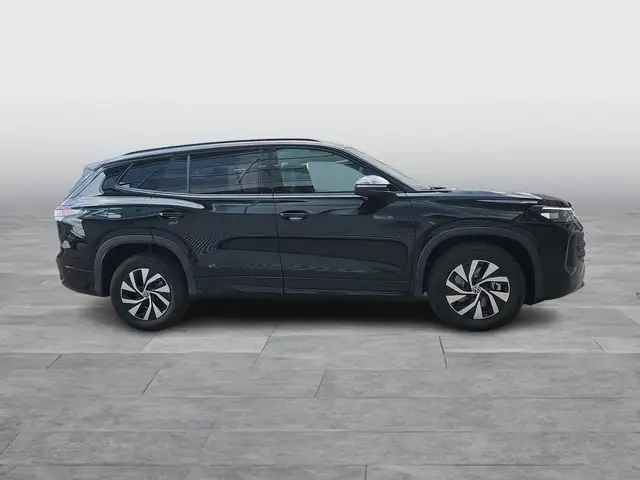 Volkswagen Tayron view 6
