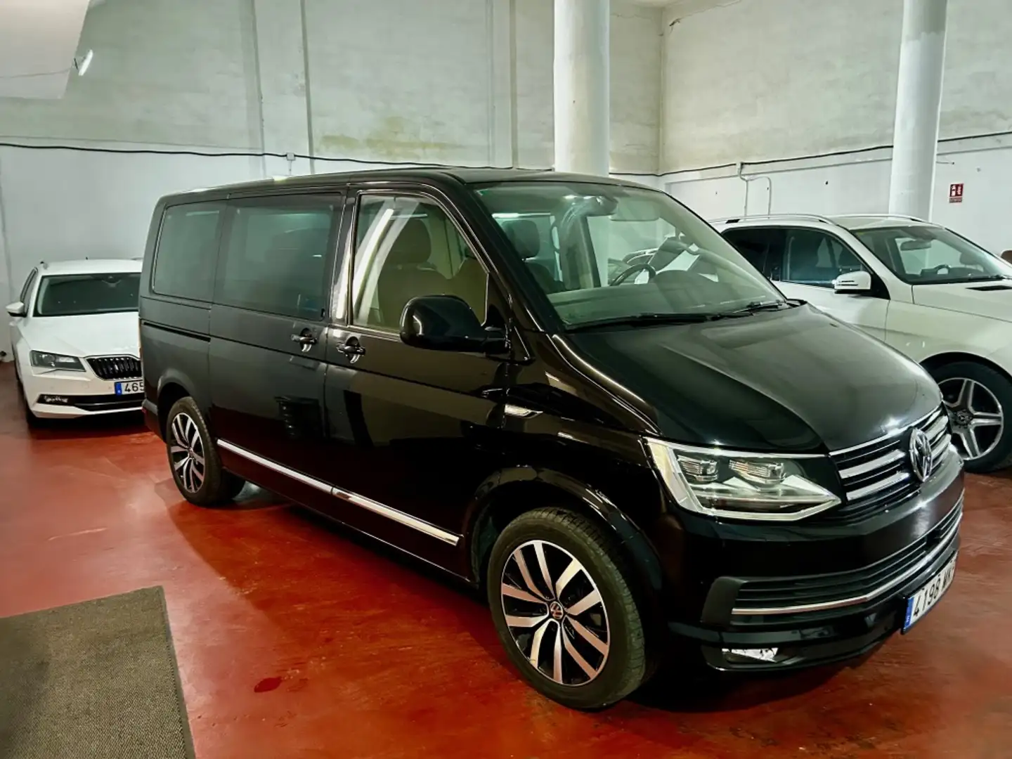 Volkswagen VOLKSWAGEN Caravelle Monovolumen  Automático de 5 Negro - 1