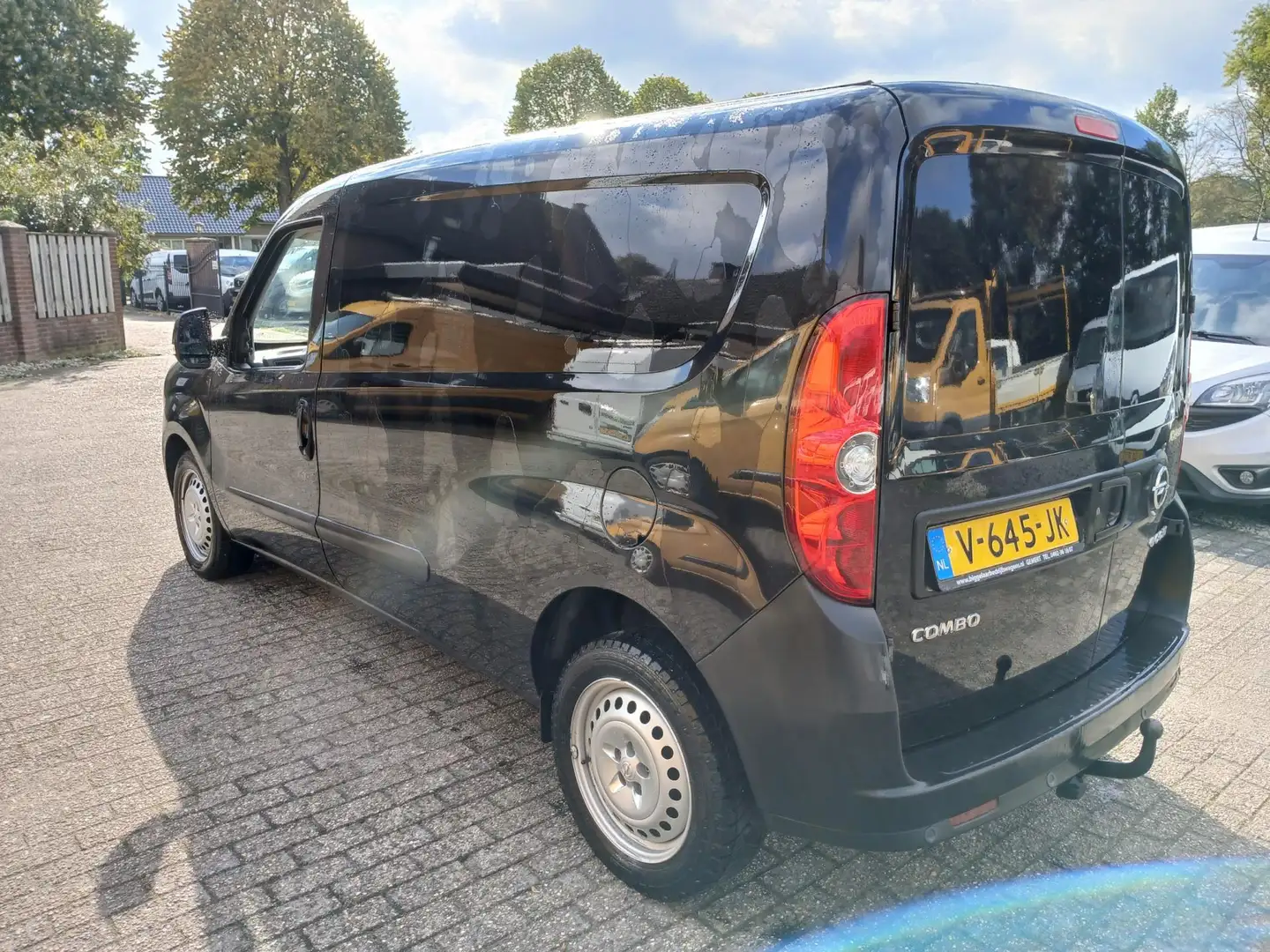 Opel Combo 1.6 CDTi L2H1 Edition airco navi cruise control Zwart - 2
