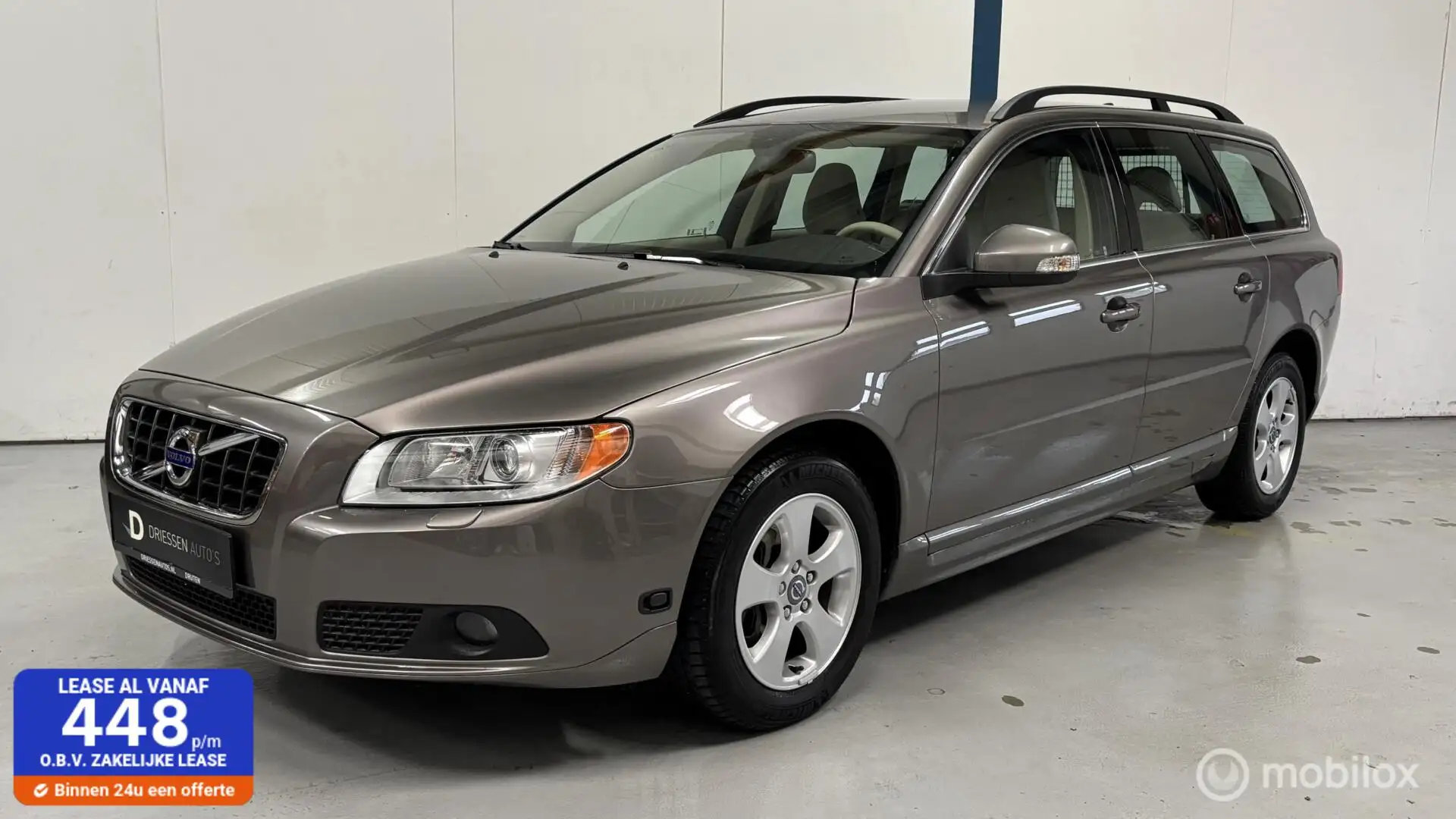 Volvo V70 2.5FT Momentum 1E EIGENAAR / 22.000KM!! Beige - 1
