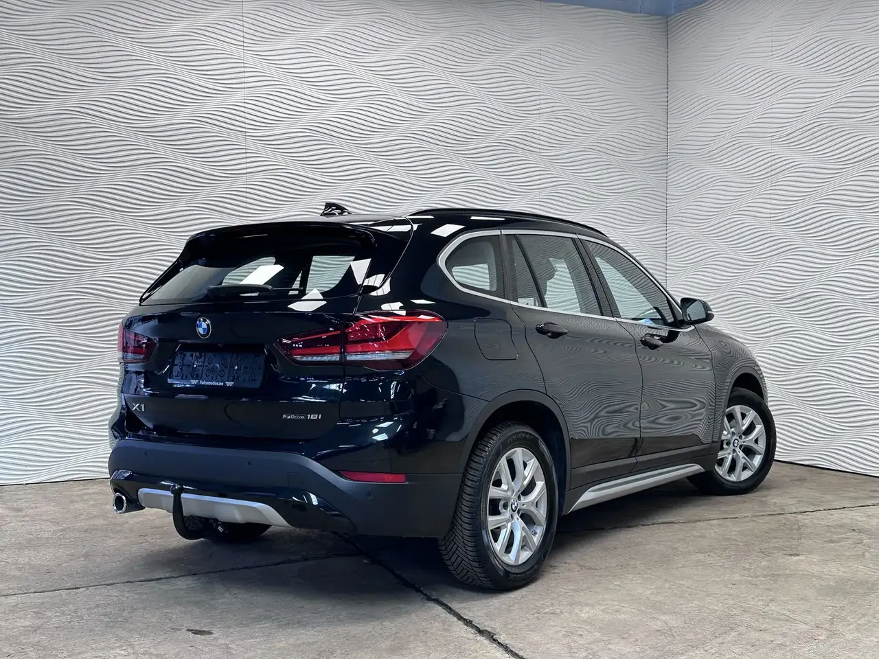 BMW X1 sDrive18i*AUT*SPORTZETELS*XLINE*CAMERA*HUD*, миниатюра 11