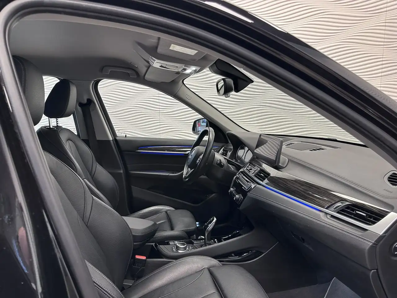BMW X1 sDrive18i*AUT*SPORTZETELS*XLINE*CAMERA*HUD*, миниатюра 16