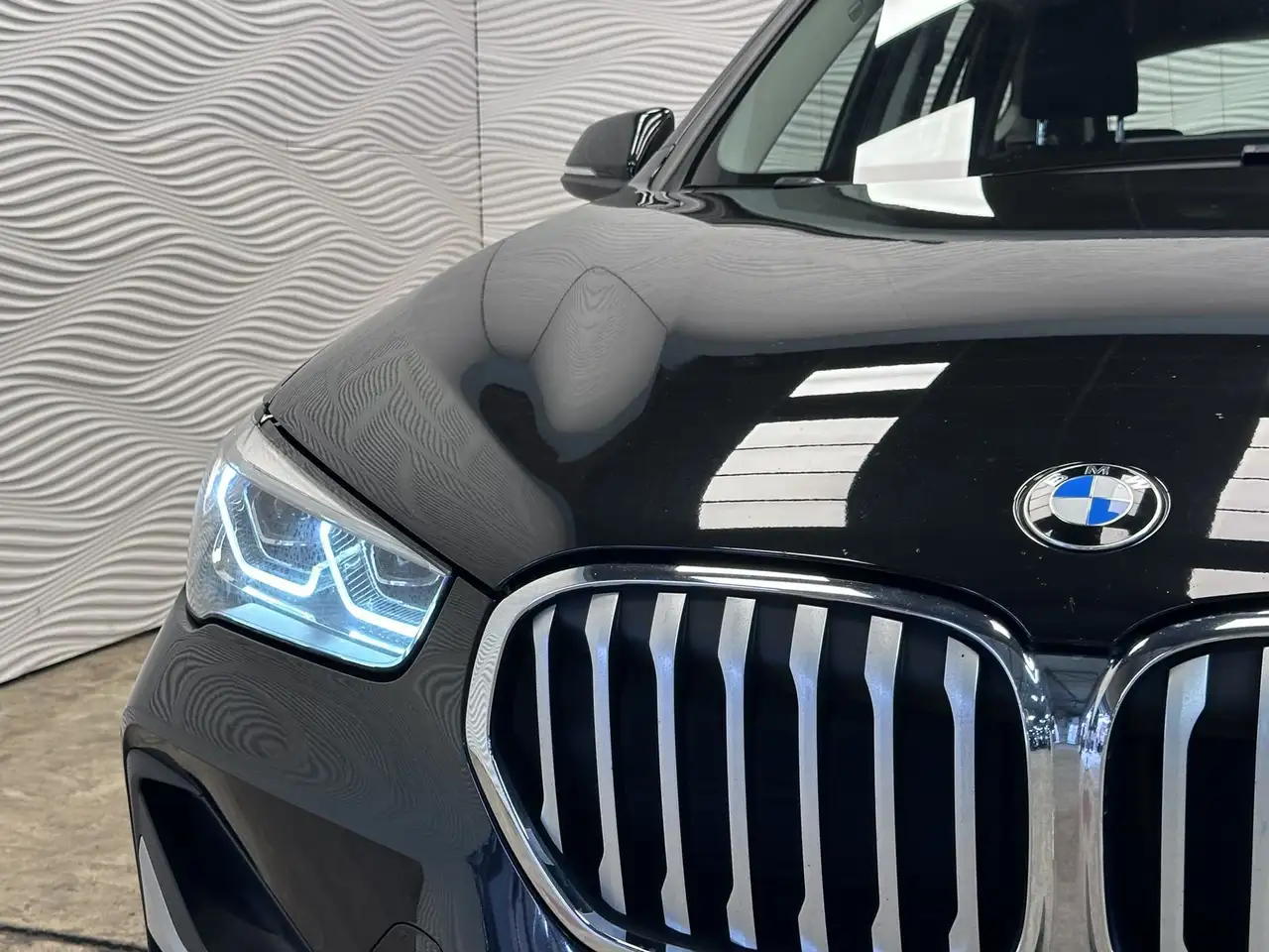 BMW X1 sDrive18i*AUT*SPORTZETELS*XLINE*CAMERA*HUD*, миниатюра 7