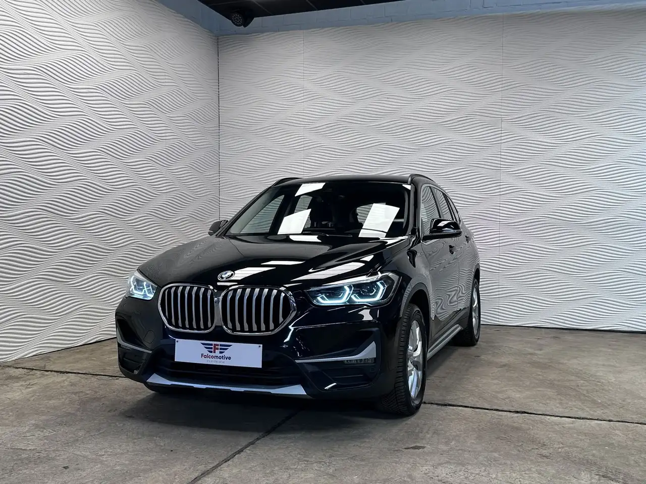 BMW X1 sDrive18i*AUT*SPORTZETELS*XLINE*CAMERA*HUD*, миниатюра 4