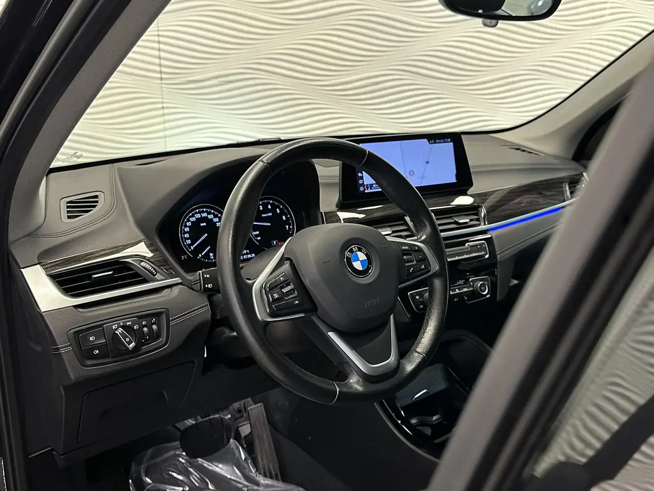 BMW X1 sDrive18i*AUT*SPORTZETELS*XLINE*CAMERA*HUD*, миниатюра 20