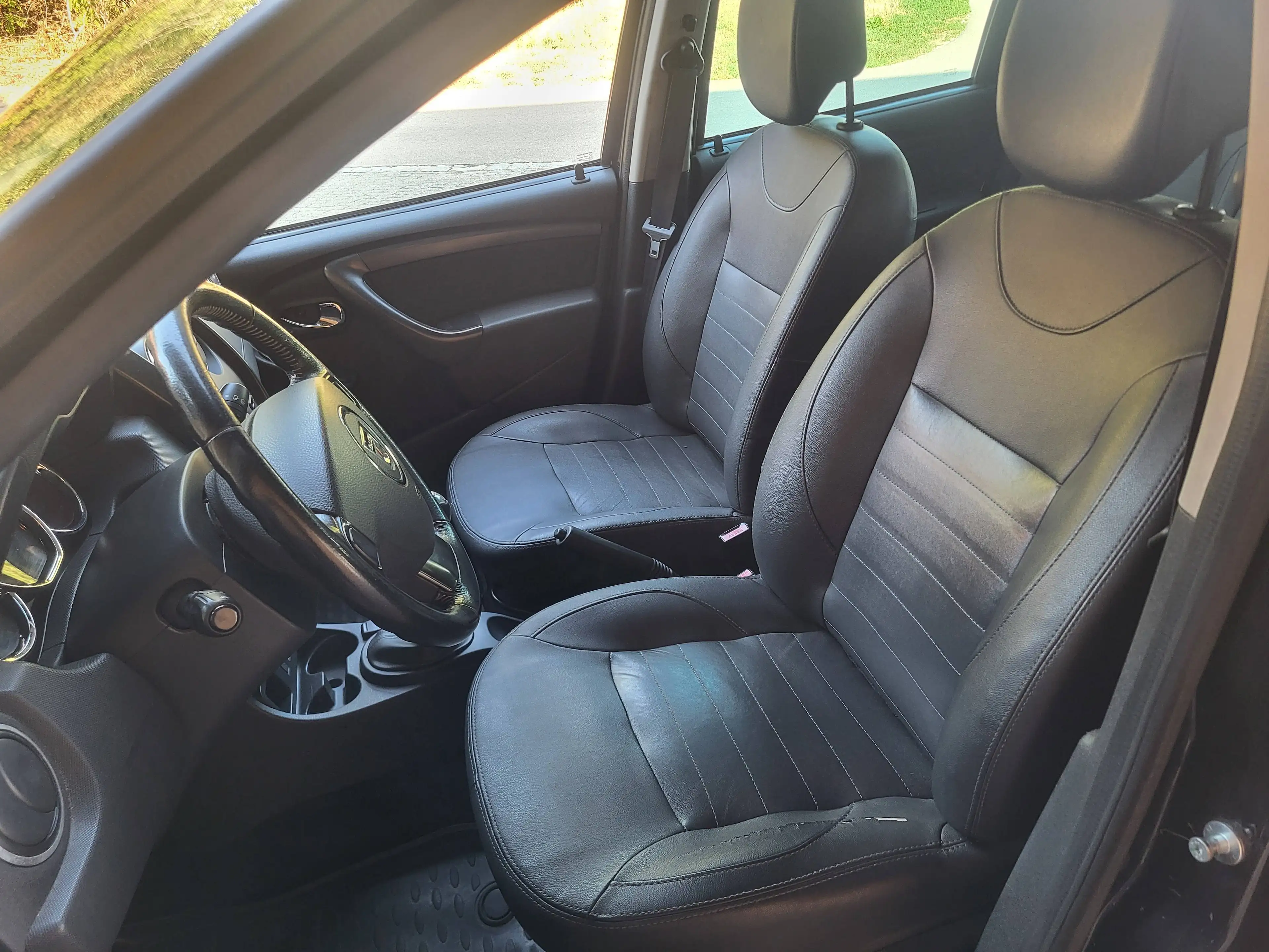 Dacia Duster Prestige 4x2 — photo 9