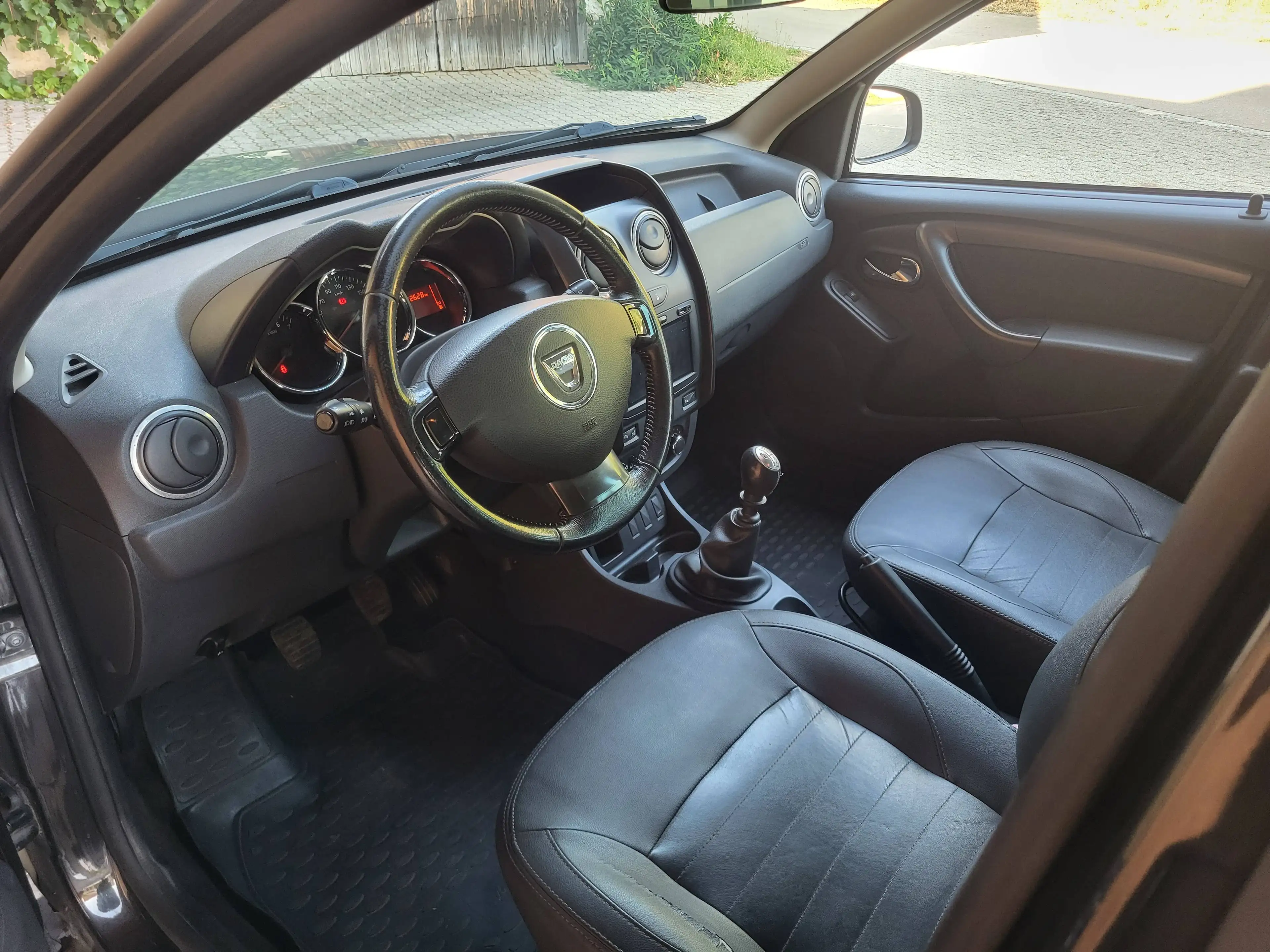 Dacia Duster Prestige 4x2 — photo 10
