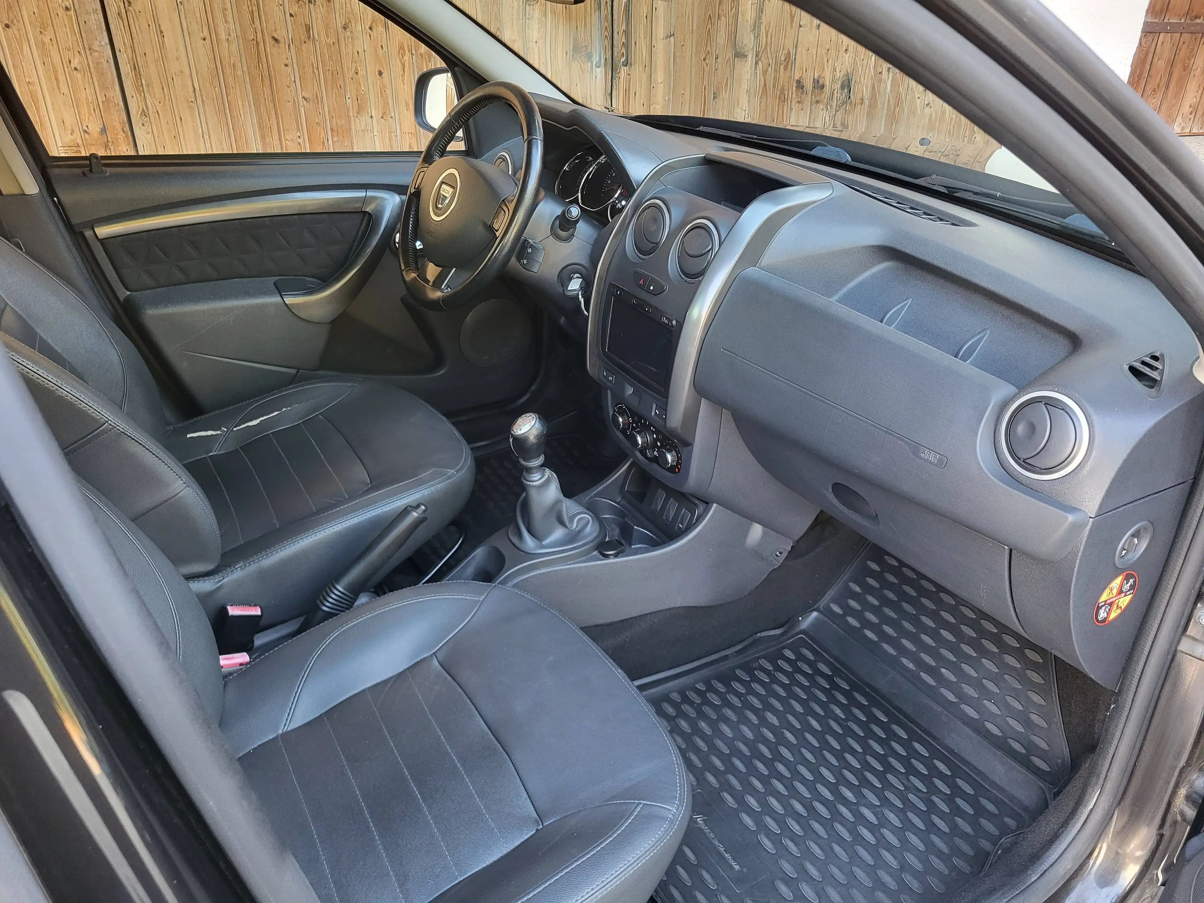 Dacia Duster Prestige 4x2 — photo 12
