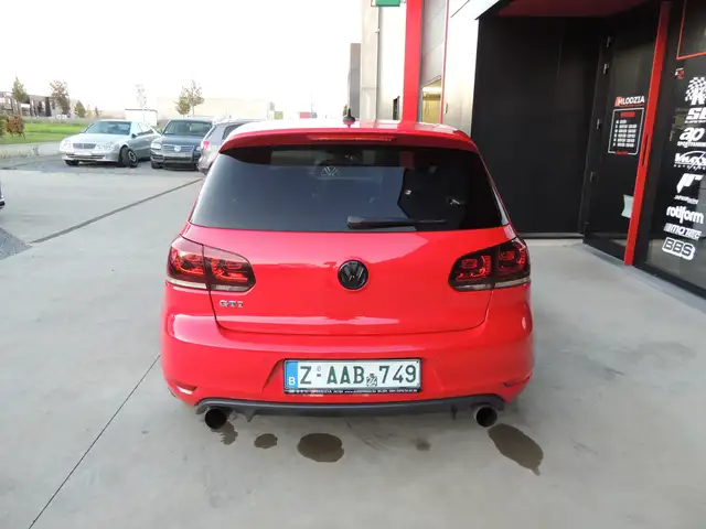 Volkswagen Golf view 5