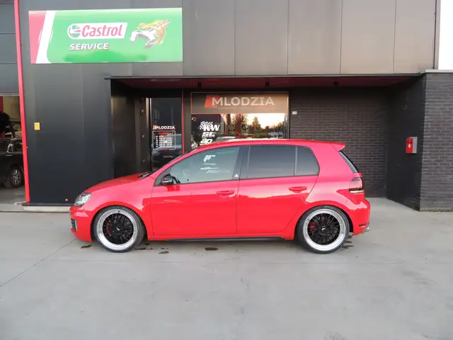 Volkswagen Golf view 2