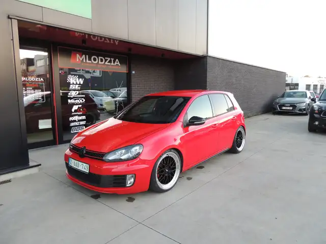 Volkswagen Golf main image
