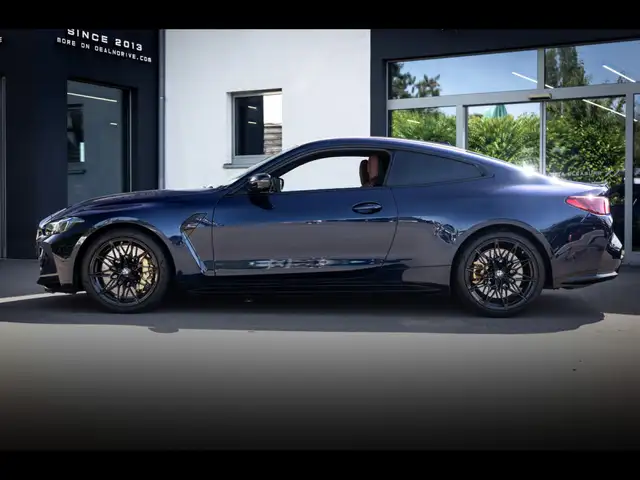 BMW M4 view 2