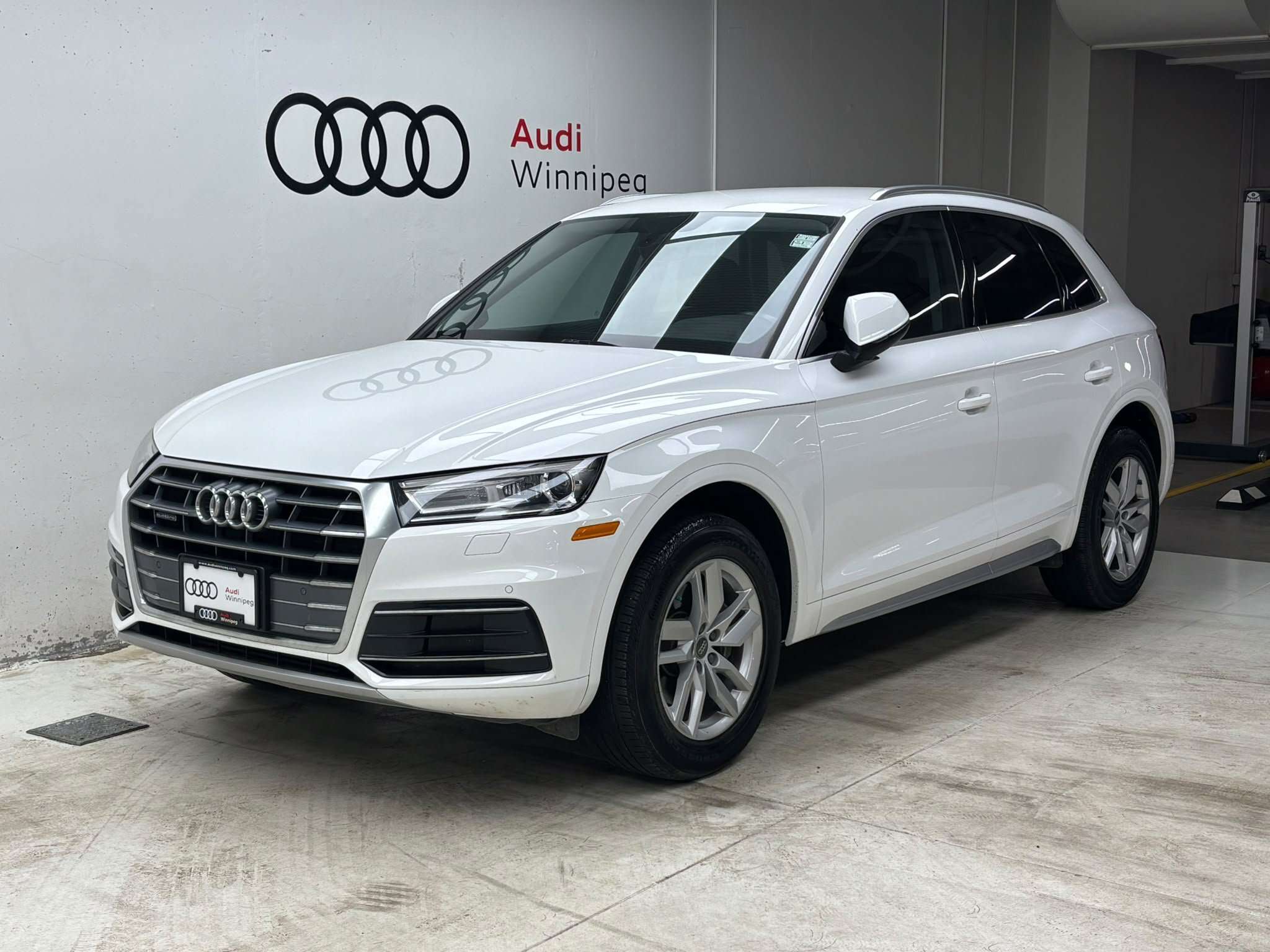2019 Audi Q5 Komfort | Leather | Heated Steering Wheel 4 cyl alt 2