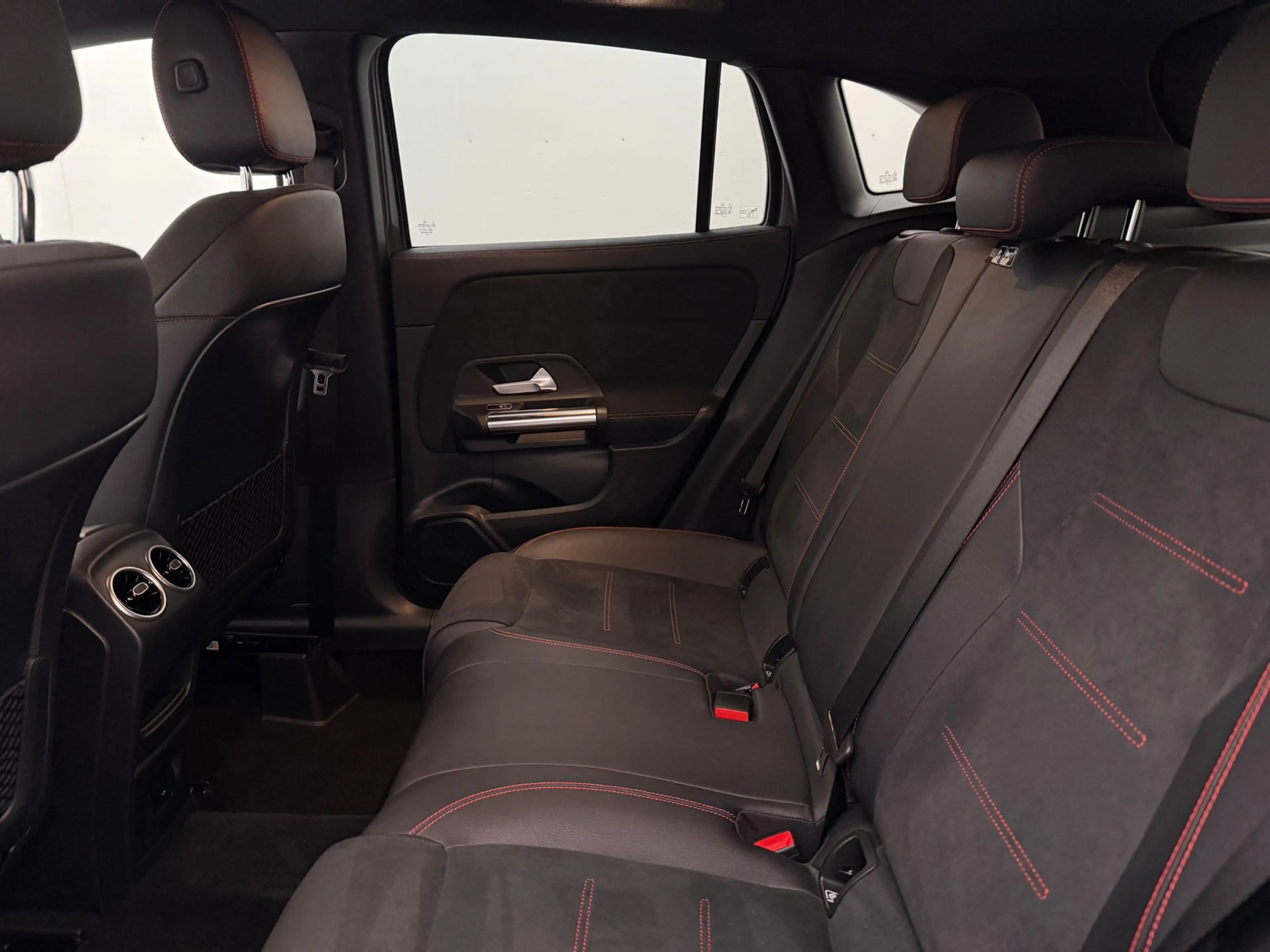Mercedes-Benz GLA 200 AMG Line | Automaat | Cruise control | Stoelverwar — photo 13