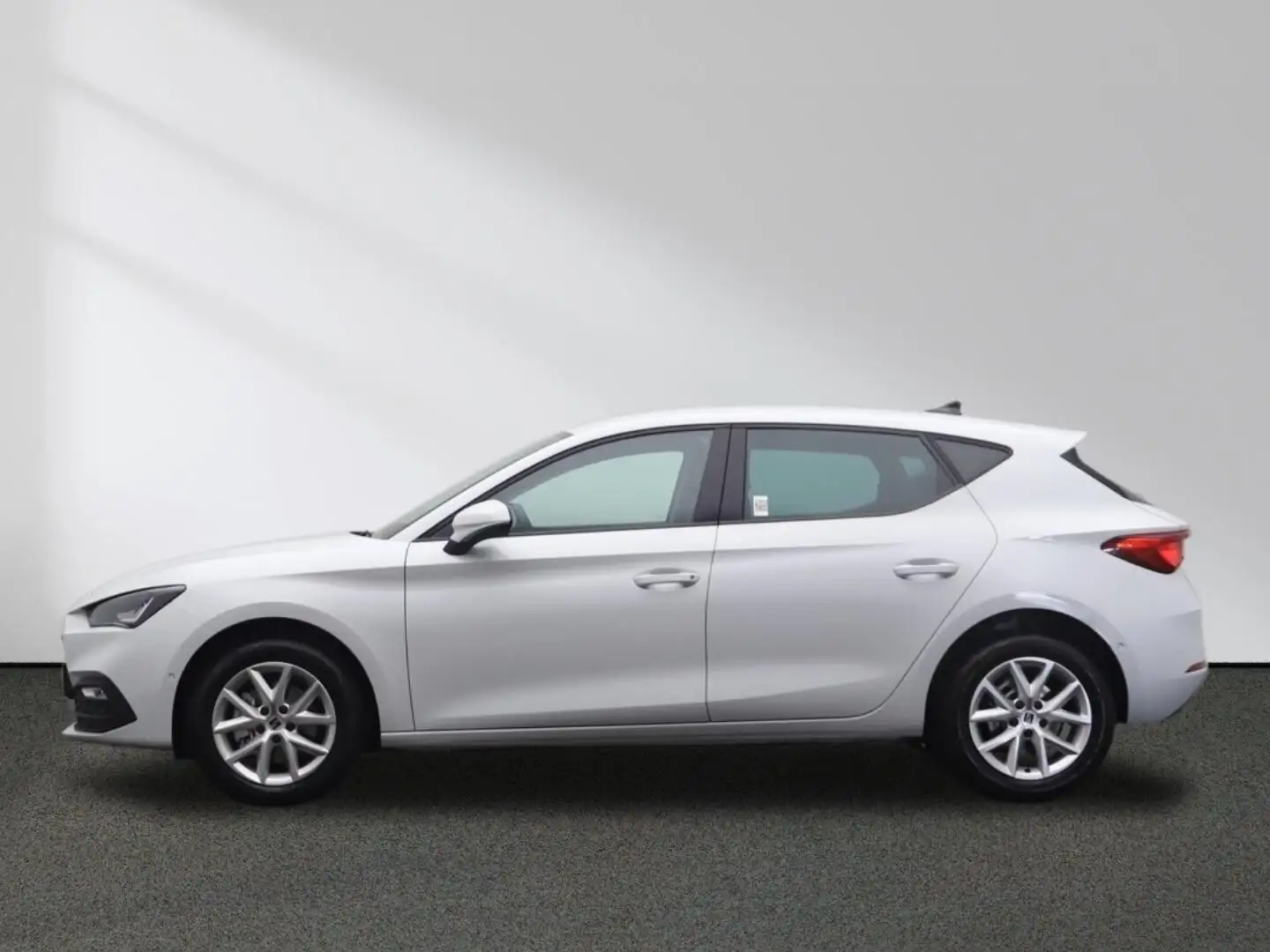 SEAT Leon Road Edition 1.5 eTSI DSG Kamera Winter Weiß - 2