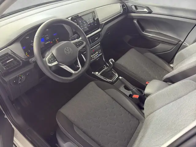 Volkswagen T-Cross view 6