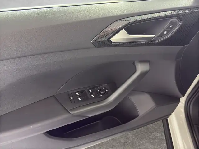 Volkswagen T-Cross view 14