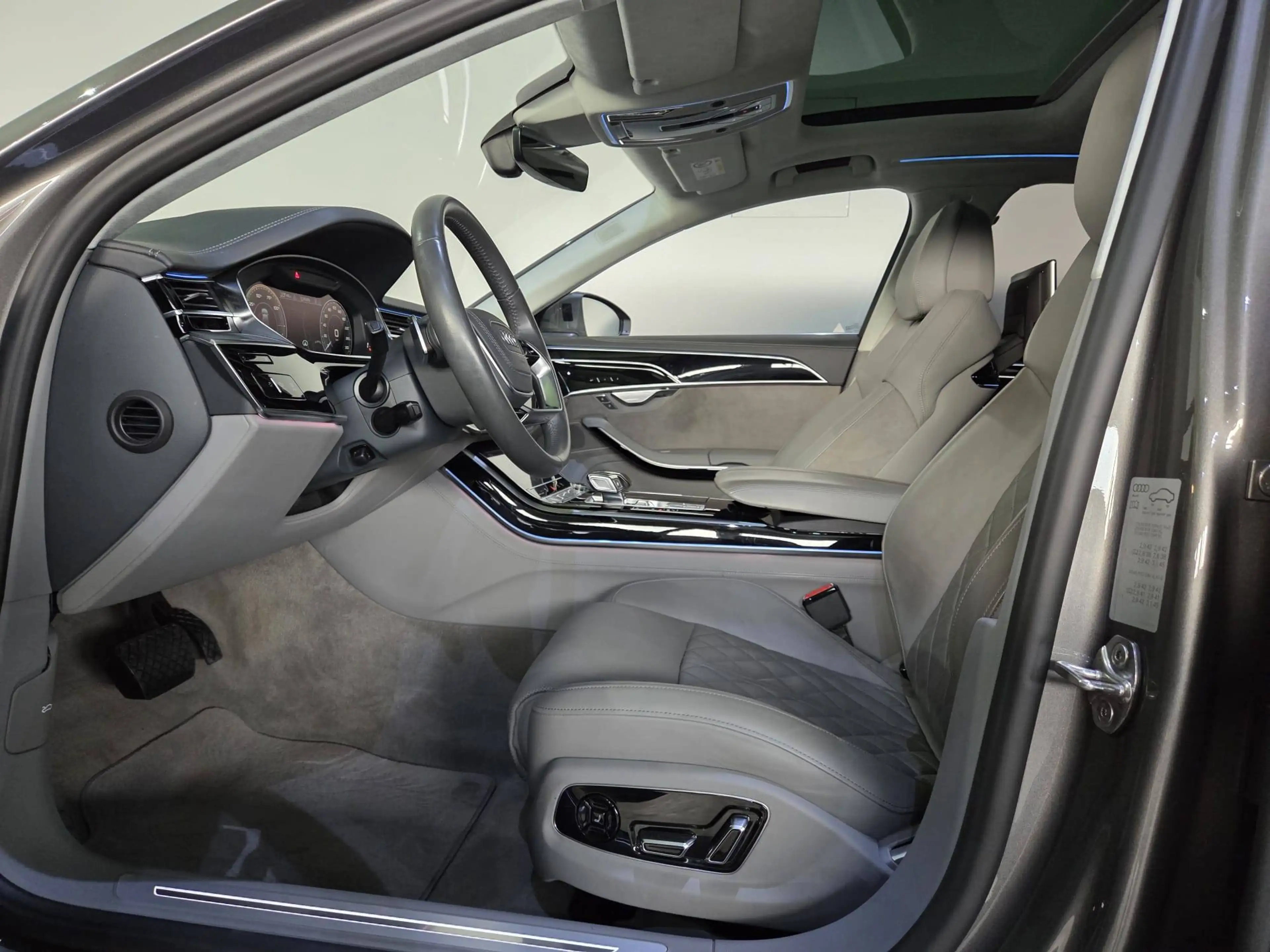 Audi A8 60 TFSI e quattro, Pano, Massage, Matrix, B&O — photo 14