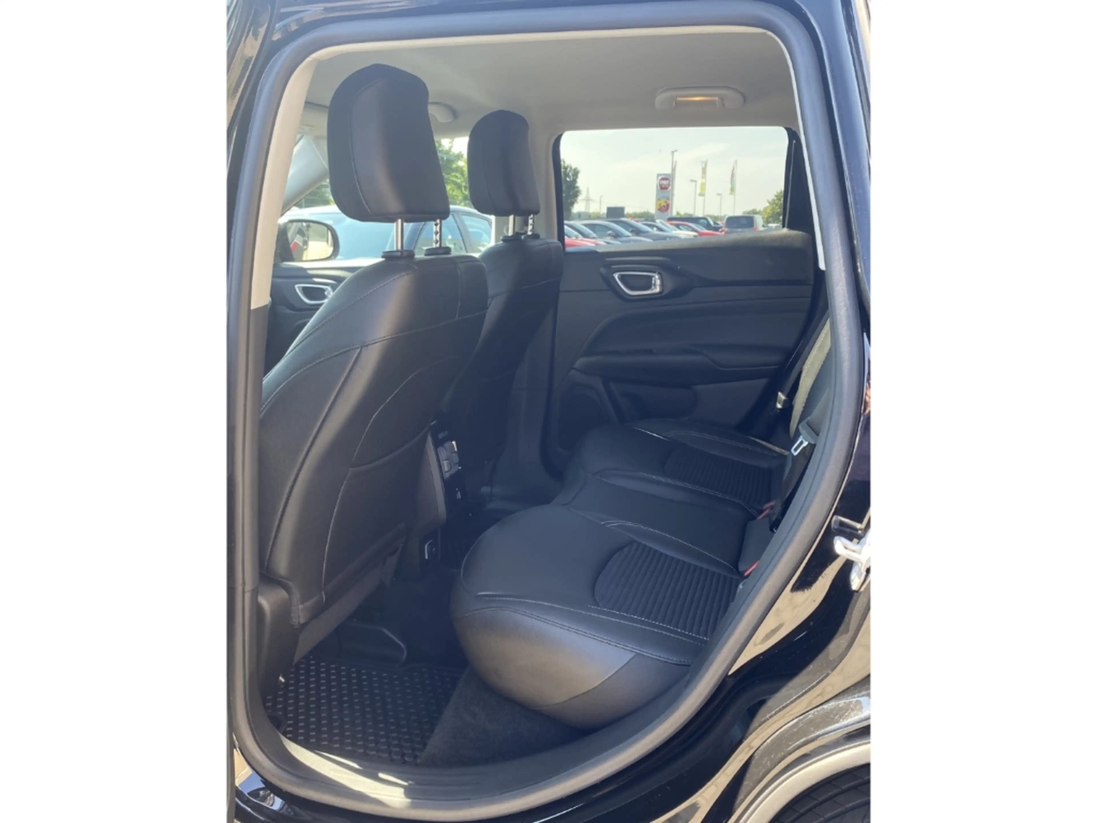Jeep Compass Limited Mild-Hybrid FWD *Lenkradheizung *Apple Car — photo 11