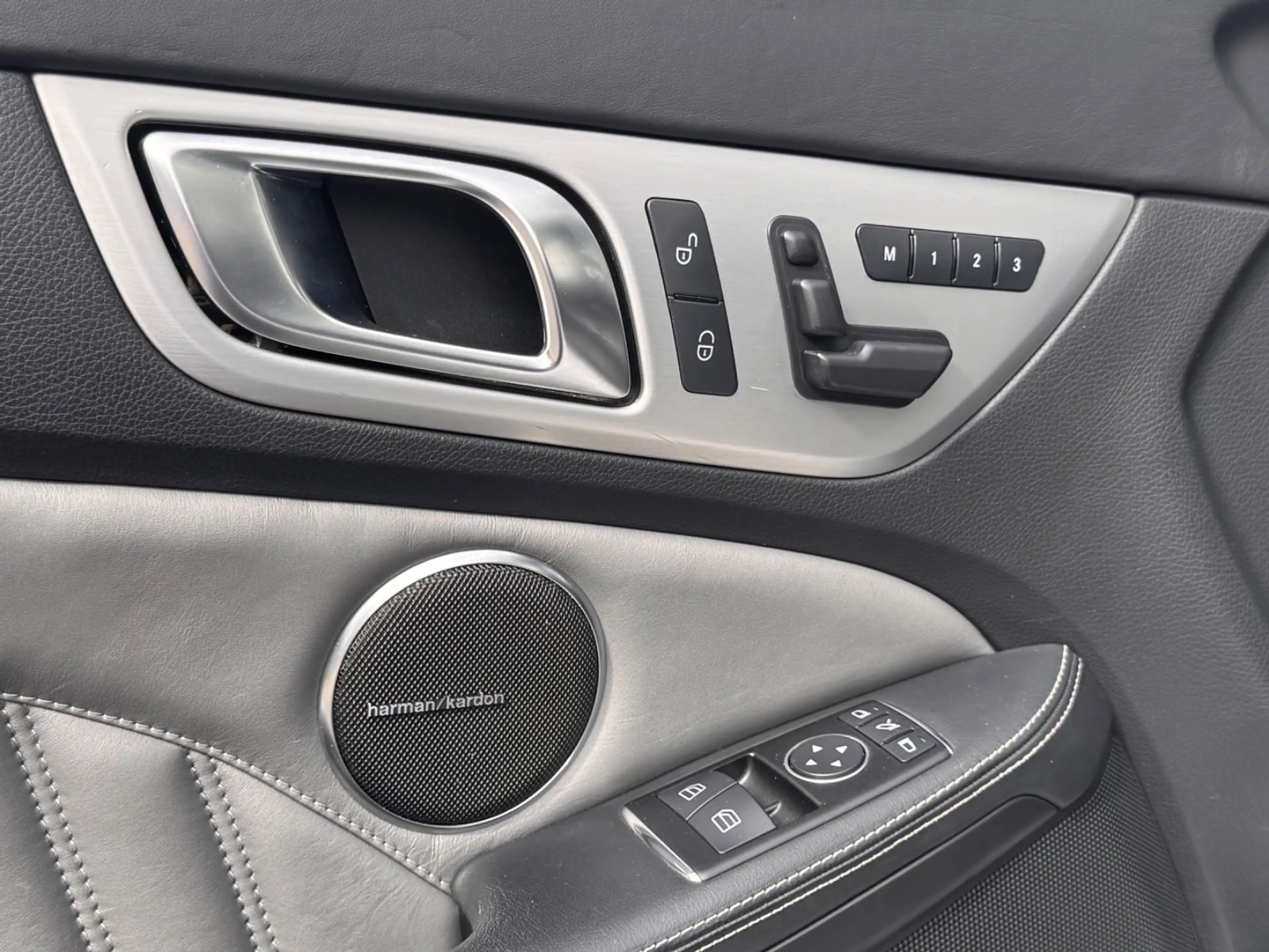 Mercedes-Benz SLK 350 SLK Roadster BlueEfficiency Edition 1 — photo 22