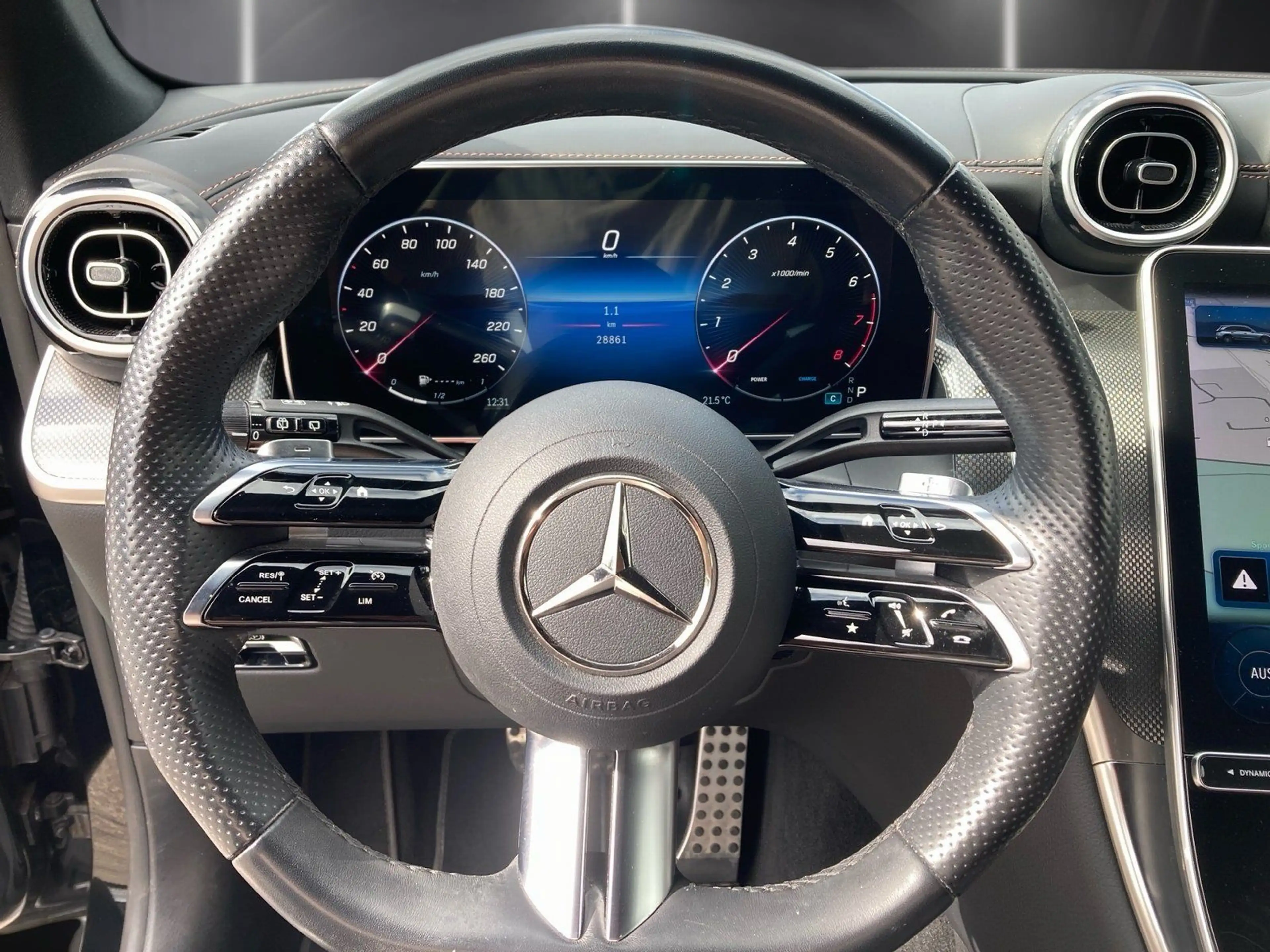 Mercedes-Benz GLC 200 4M AMG*Leder*Kamera*1.Hand*LED*CarPlay* — photo 8