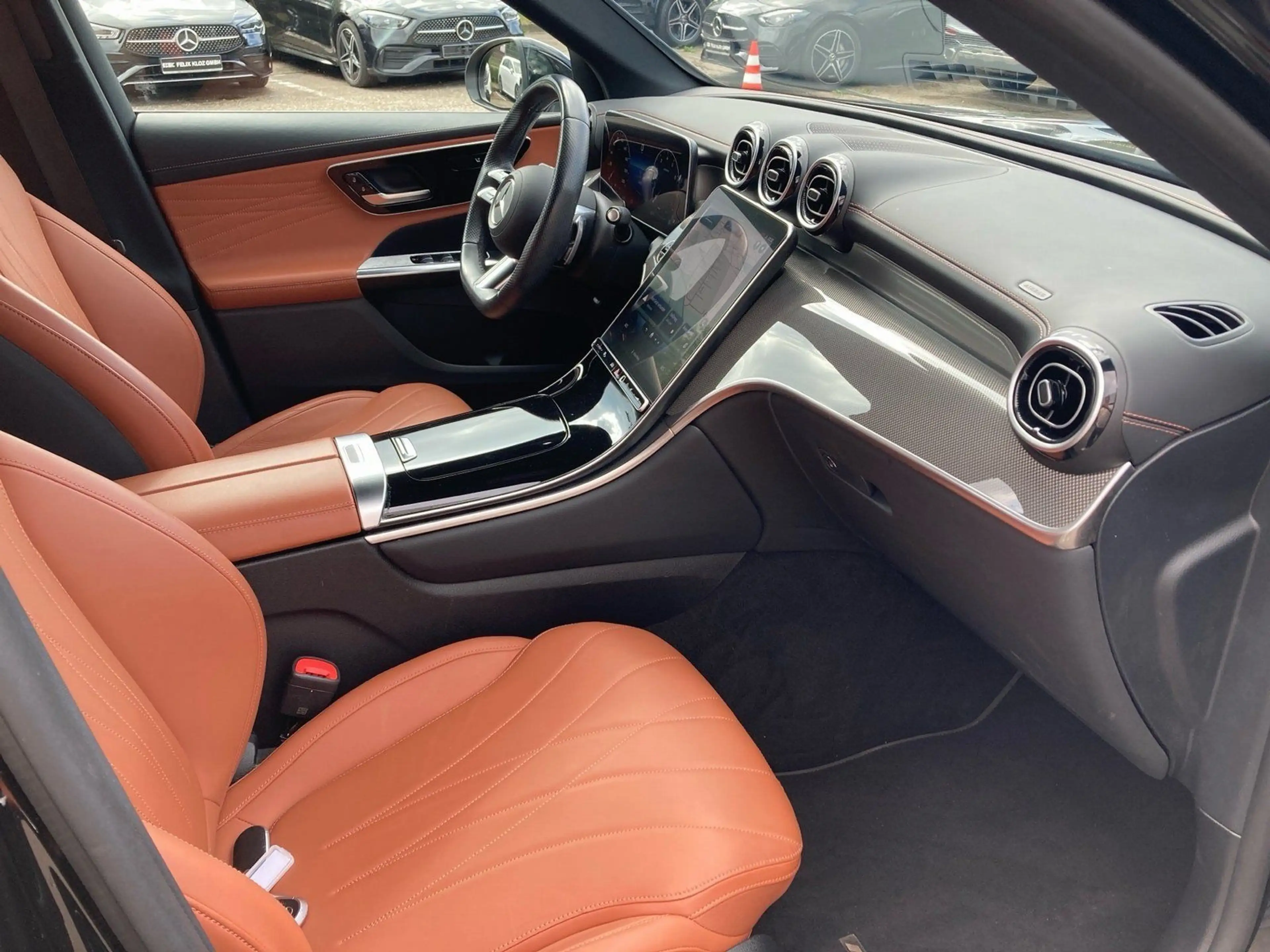 Mercedes-Benz GLC 200 4M AMG*Leder*Kamera*1.Hand*LED*CarPlay* — photo 13