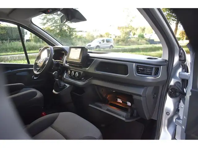 Renault Trafic view 13