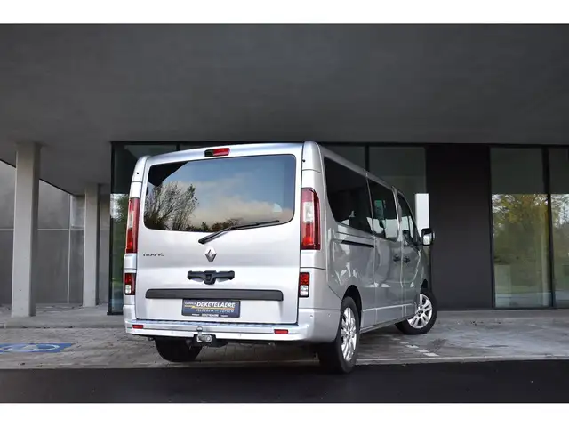 Renault Trafic view 2