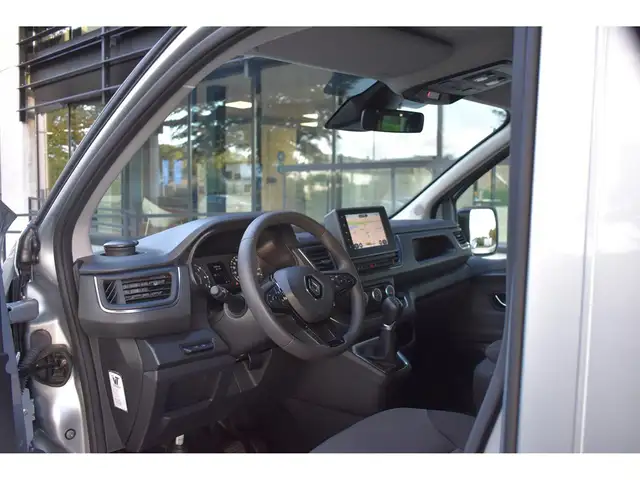 Renault Trafic view 10