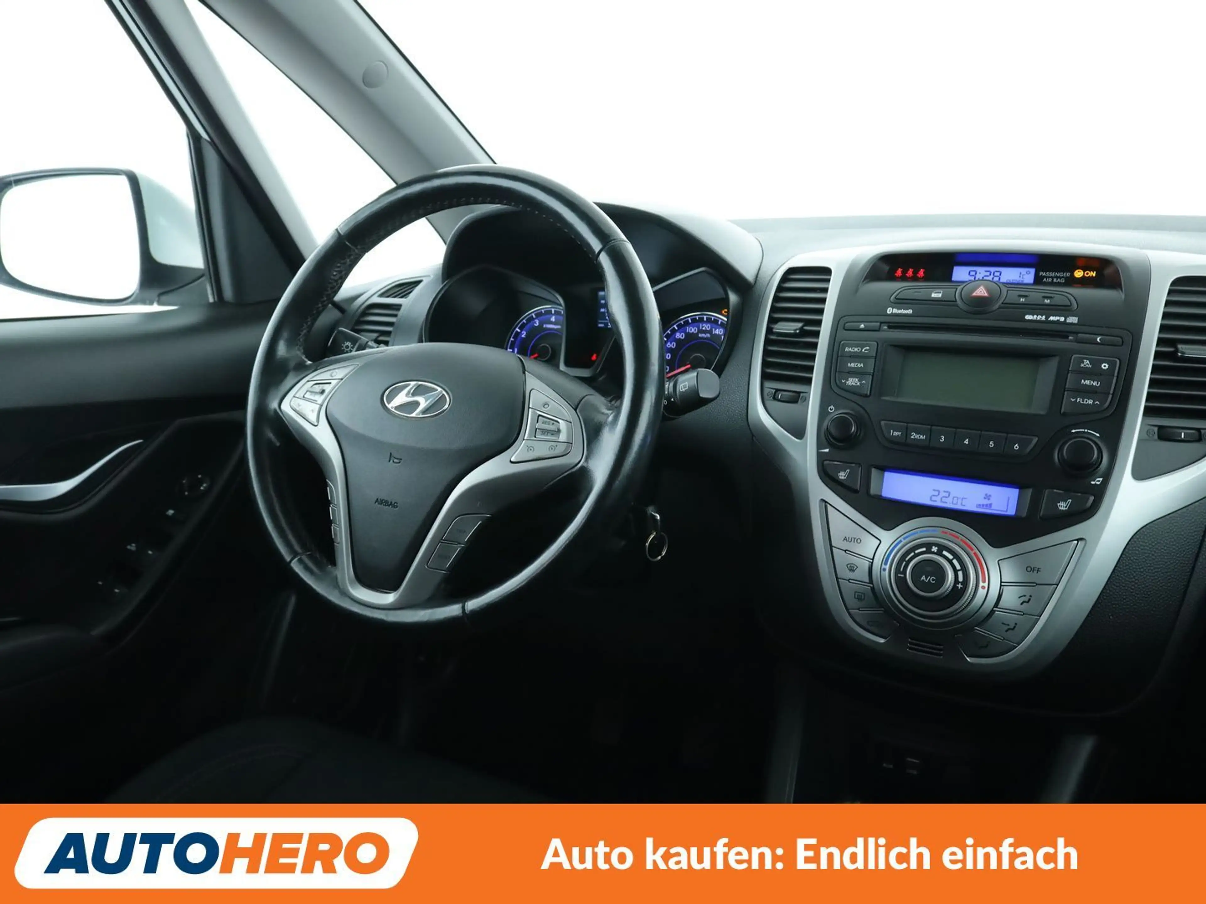 Hyundai iX20 1.6 Comfort*TEMPO*PDC*ShZ*LIM*KLIMA*USB* — photo 13