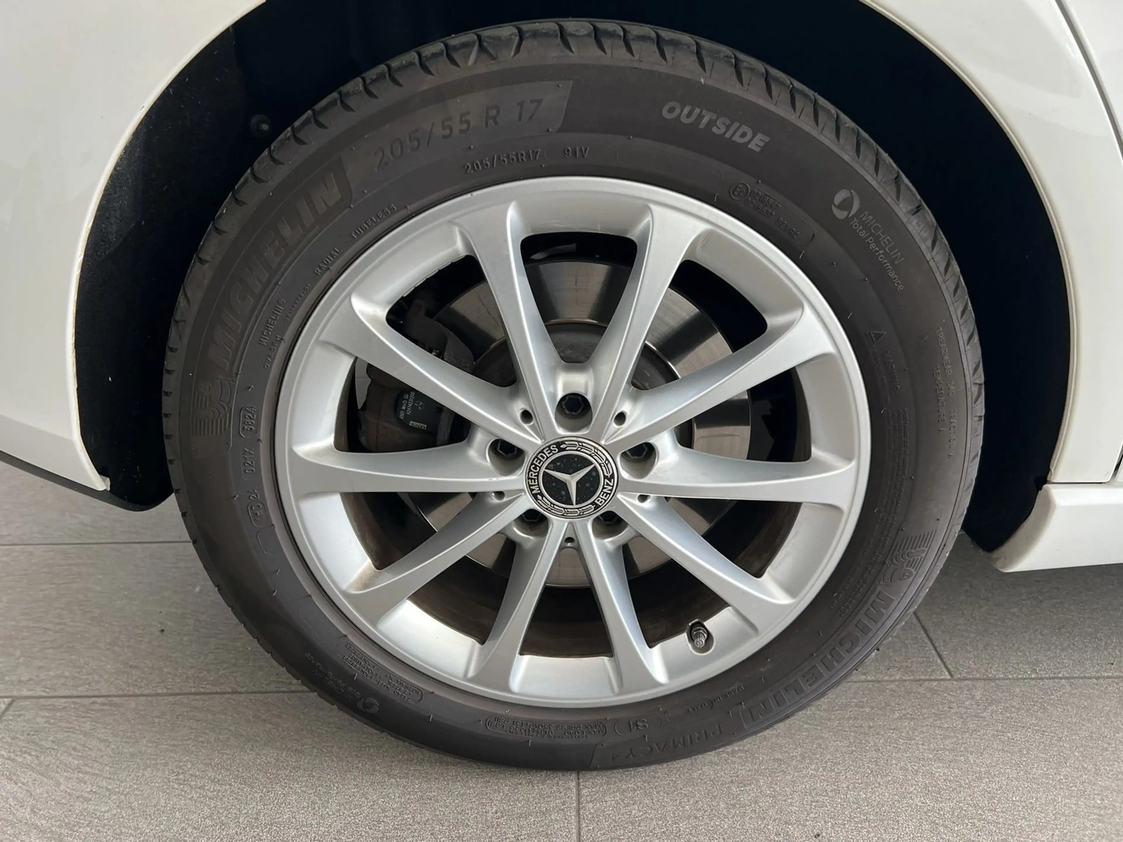 Mercedes-Benz B 250 AUTOM NAVI KLIMA T.LEDER LEDER KAMERA ALU — photo 5