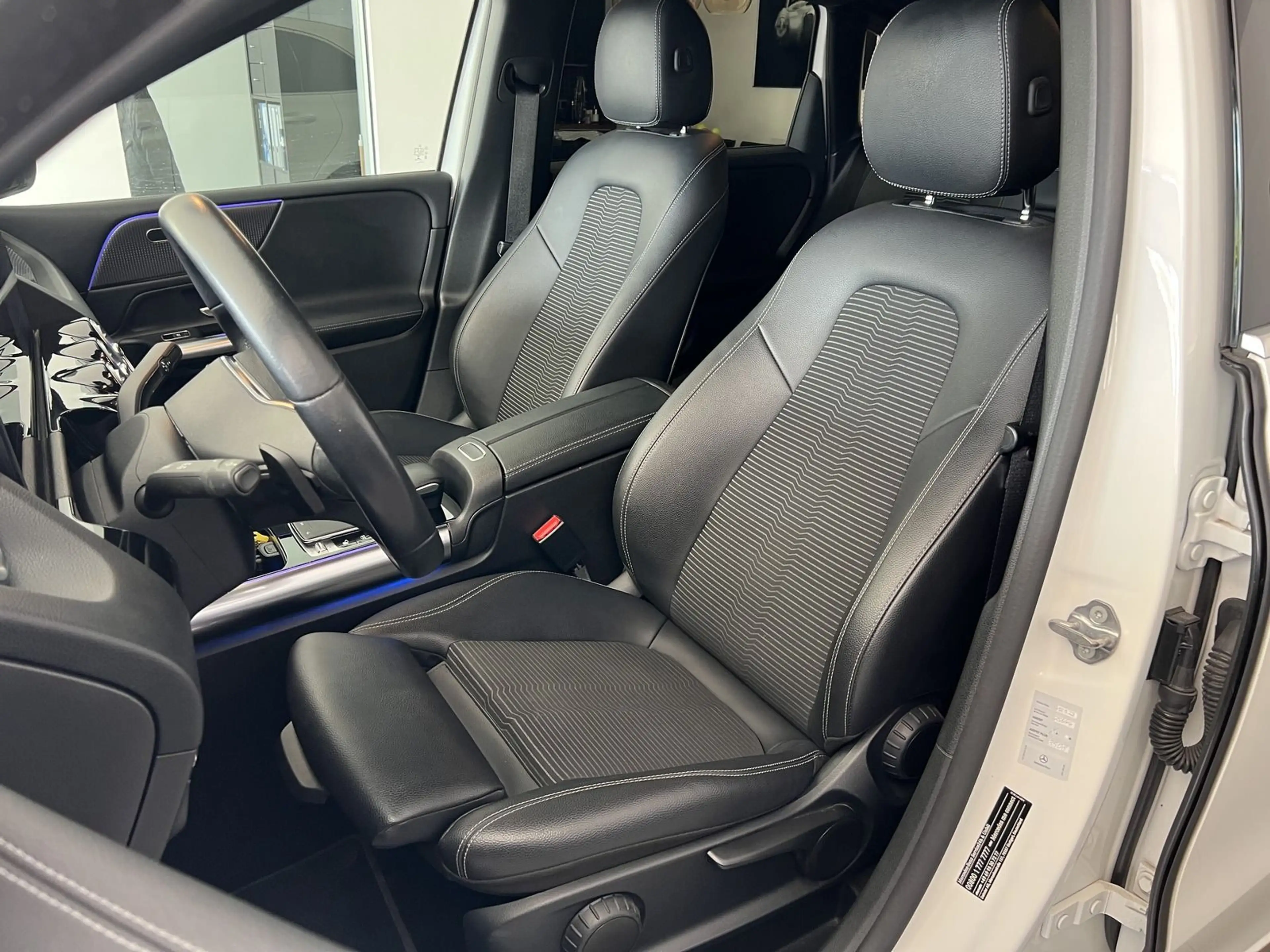 Mercedes-Benz B 250 AUTOM NAVI KLIMA T.LEDER LEDER KAMERA ALU — photo 13