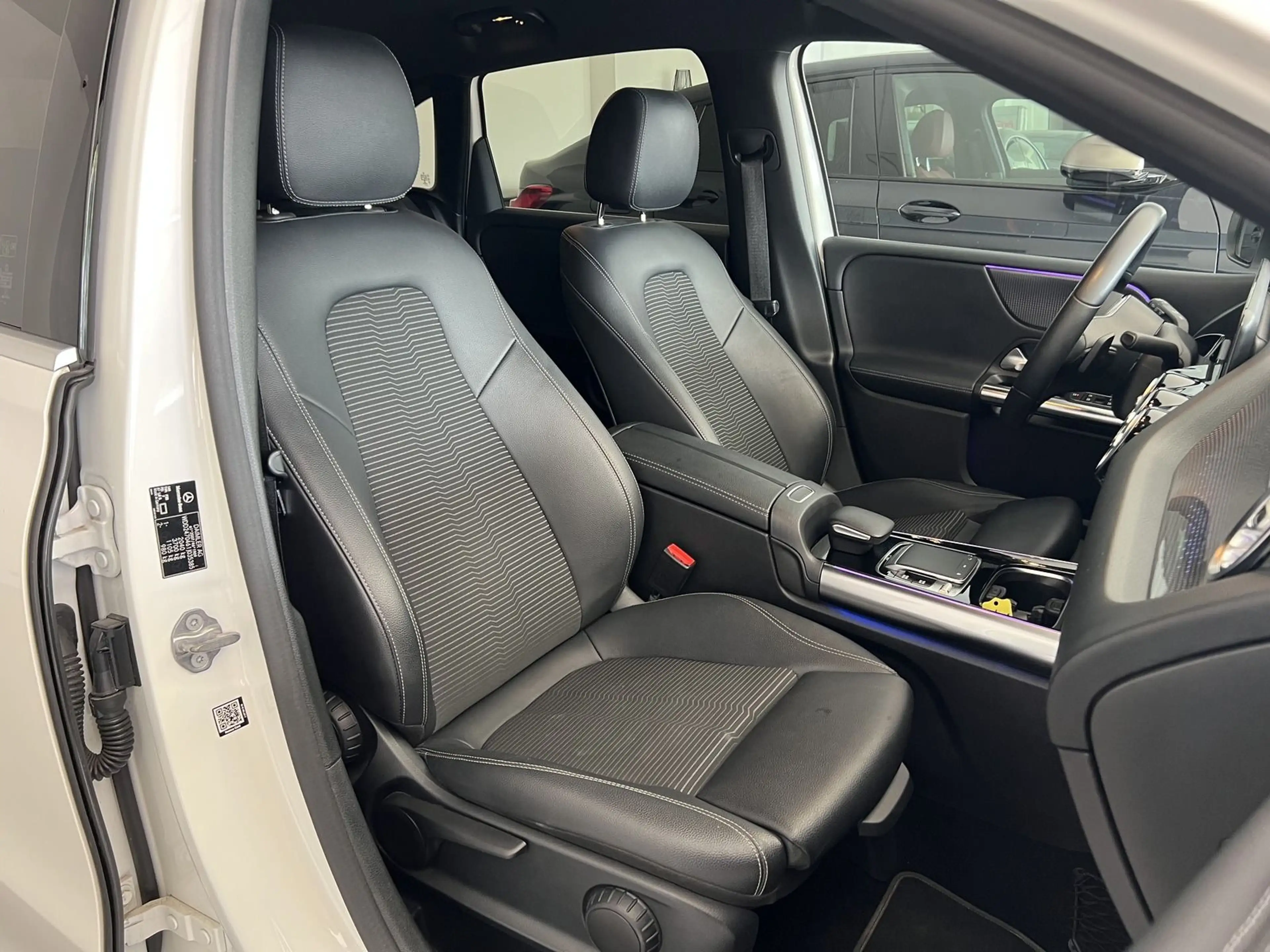 Mercedes-Benz B 250 AUTOM NAVI KLIMA T.LEDER LEDER KAMERA ALU — photo 14