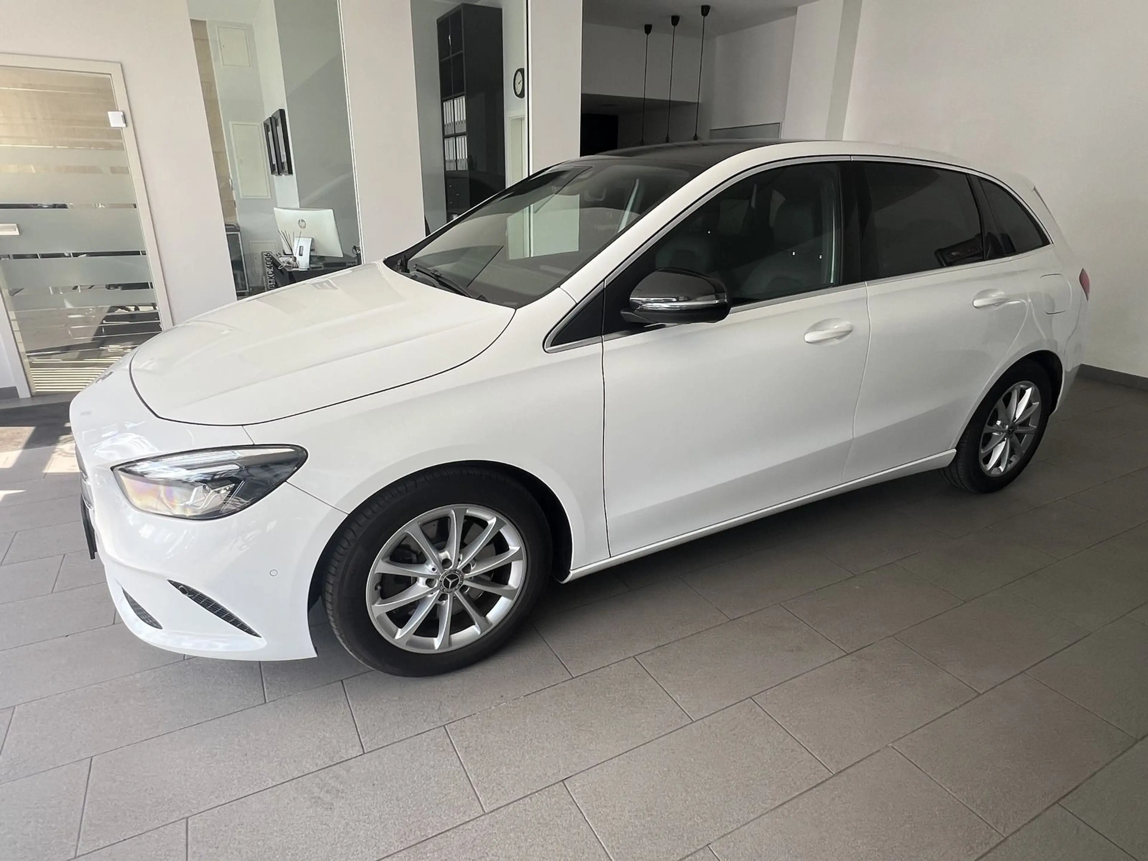 Mercedes-Benz B 250 AUTOM NAVI KLIMA T.LEDER LEDER KAMERA ALU — photo 9
