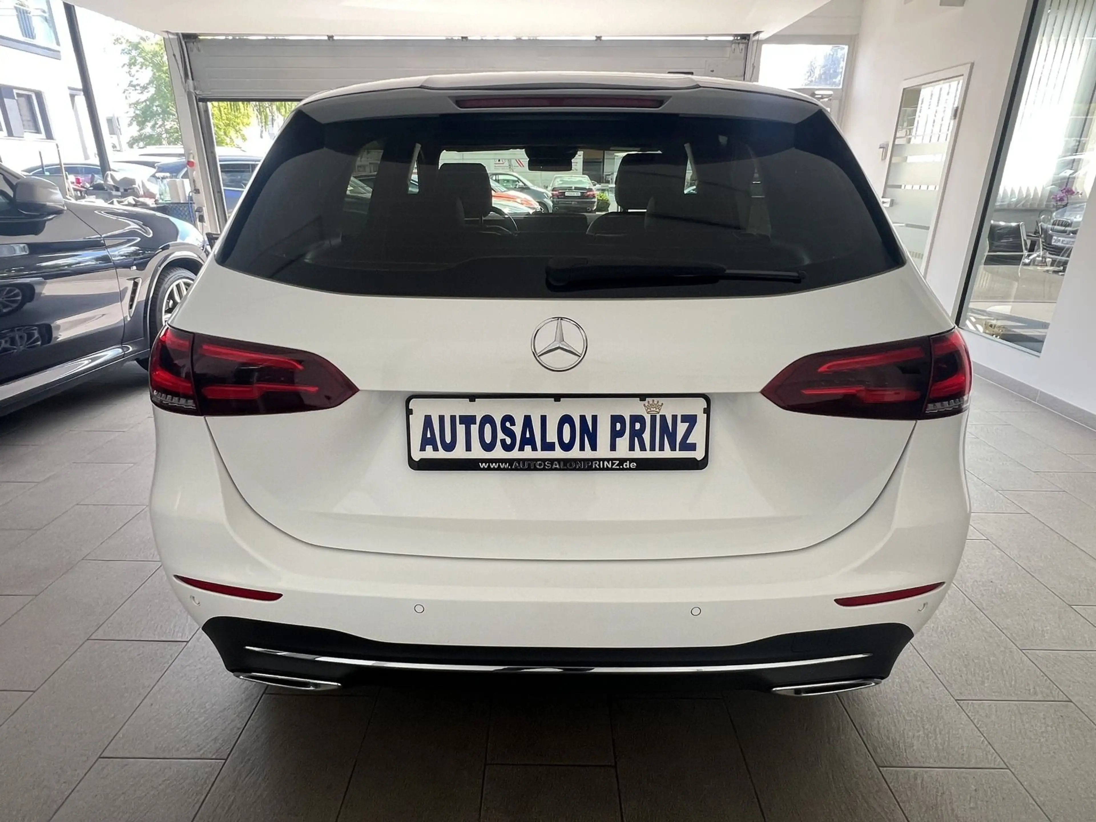Mercedes-Benz B 250 AUTOM NAVI KLIMA T.LEDER LEDER KAMERA ALU — photo 12