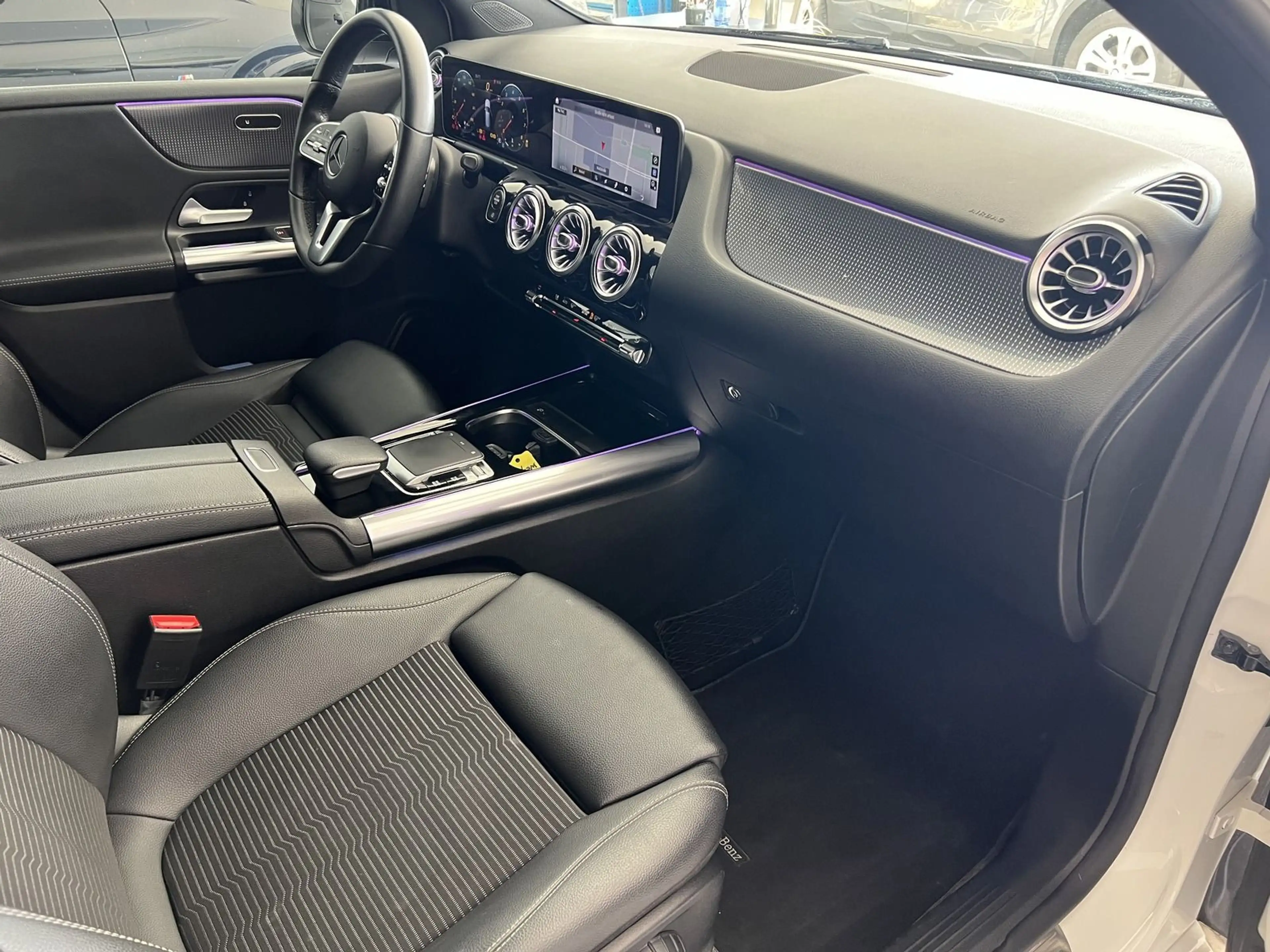 Mercedes-Benz B 250 AUTOM NAVI KLIMA T.LEDER LEDER KAMERA ALU — photo 3