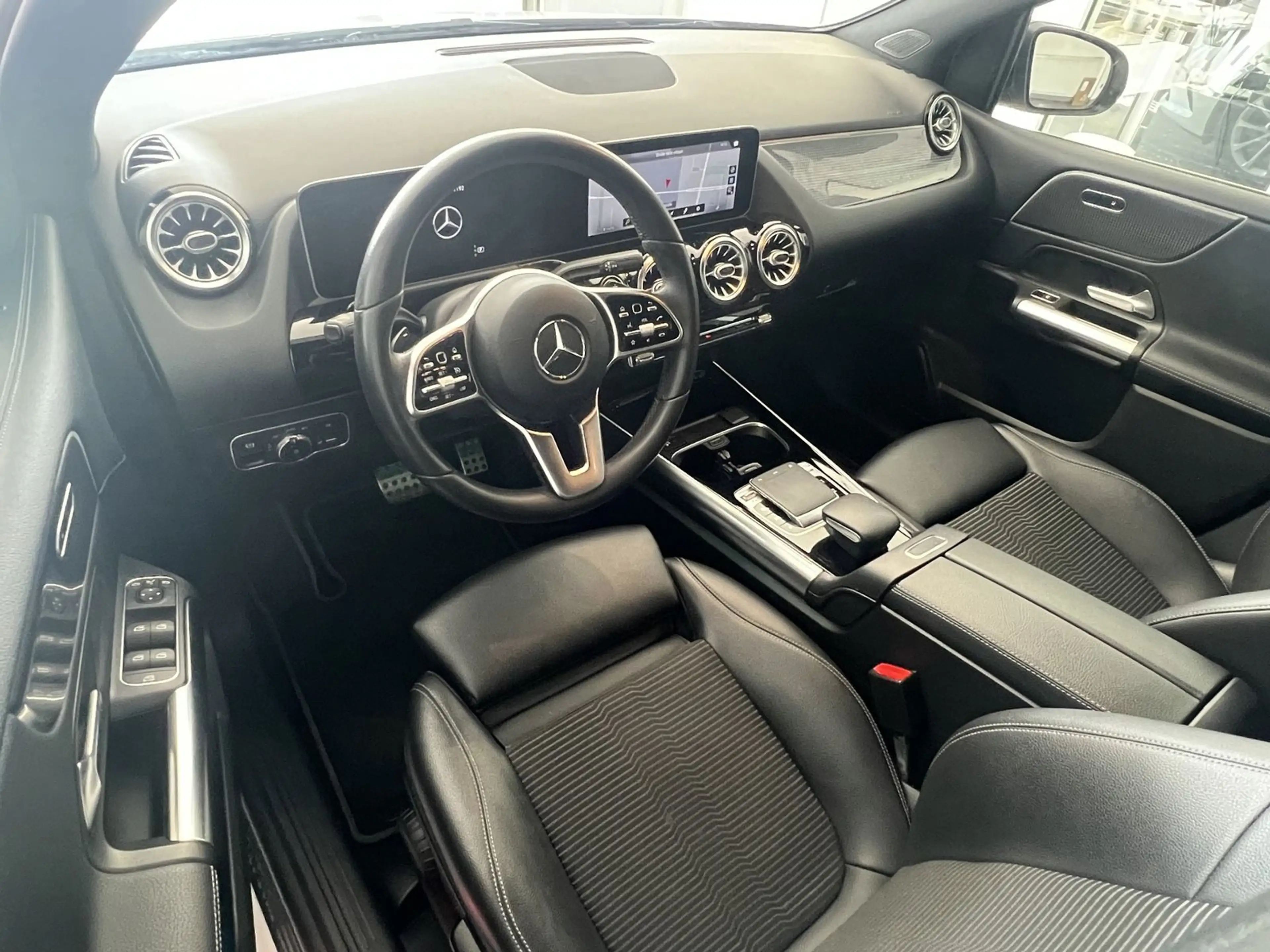 Mercedes-Benz B 250 AUTOM NAVI KLIMA T.LEDER LEDER KAMERA ALU — photo 8