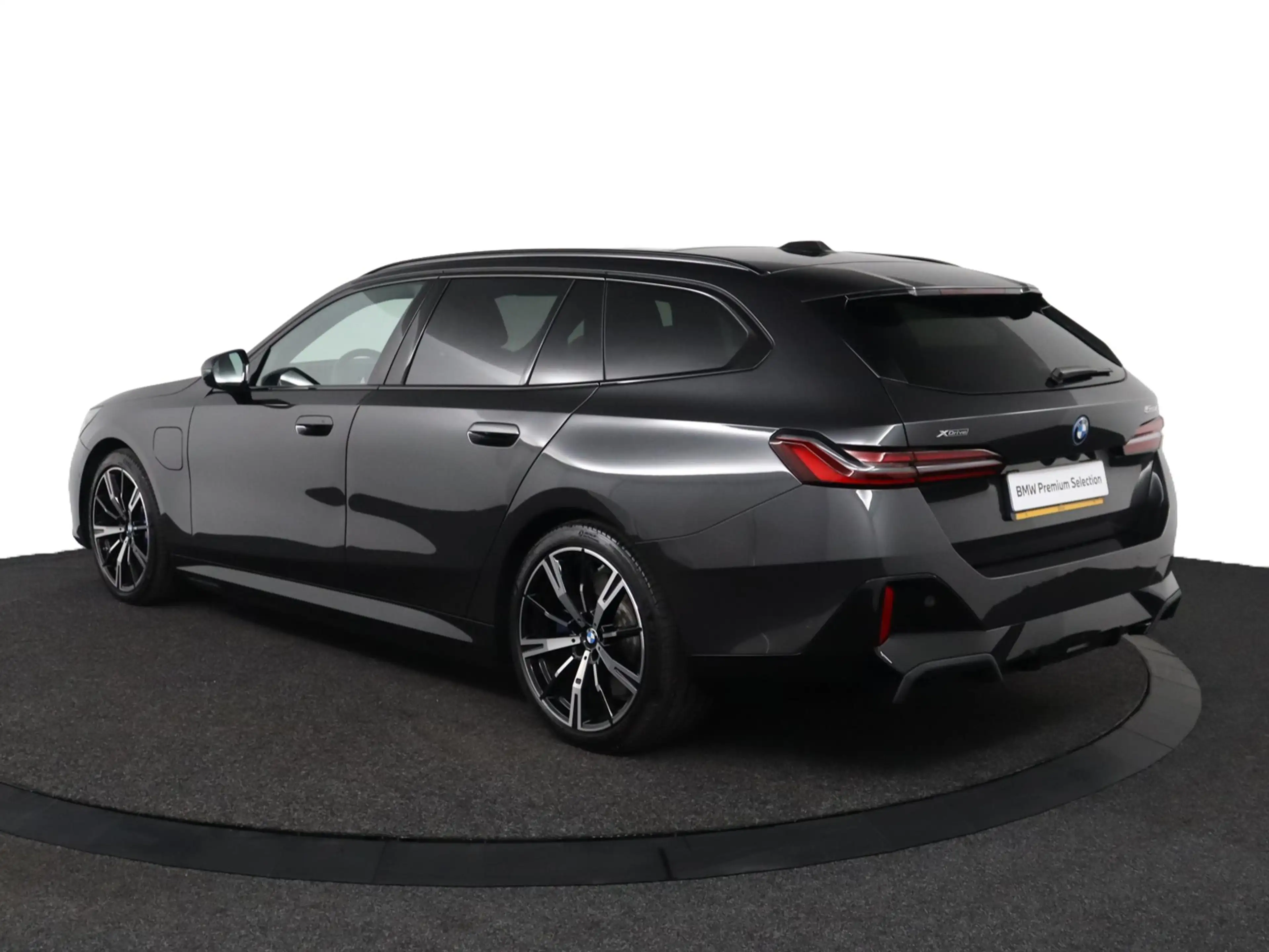 BMW 550 5-serie Touring 550e xDrive | M Sport Pro | Bower — photo 4