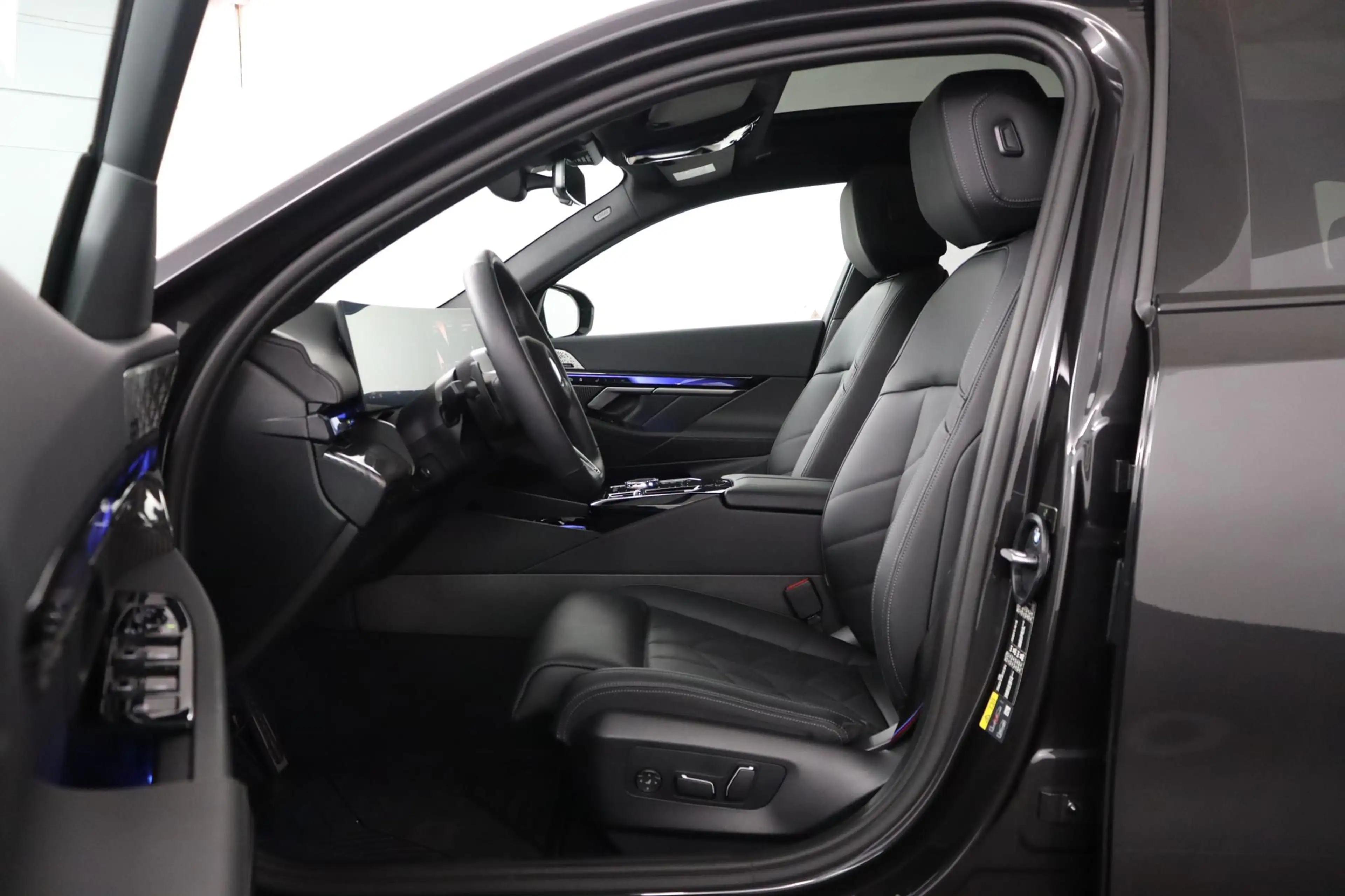 BMW 550 5-serie Touring 550e xDrive | M Sport Pro | Bower — photo 15