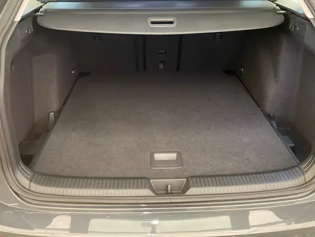 Volkswagen Golf view 13