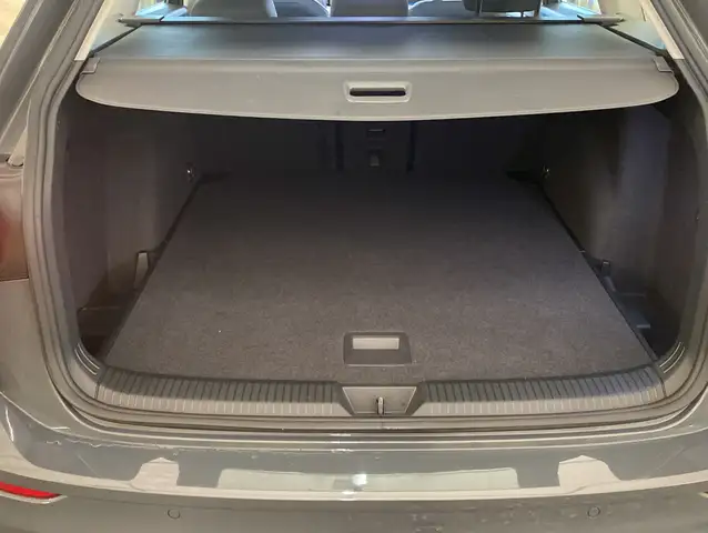 Volkswagen Golf view 12